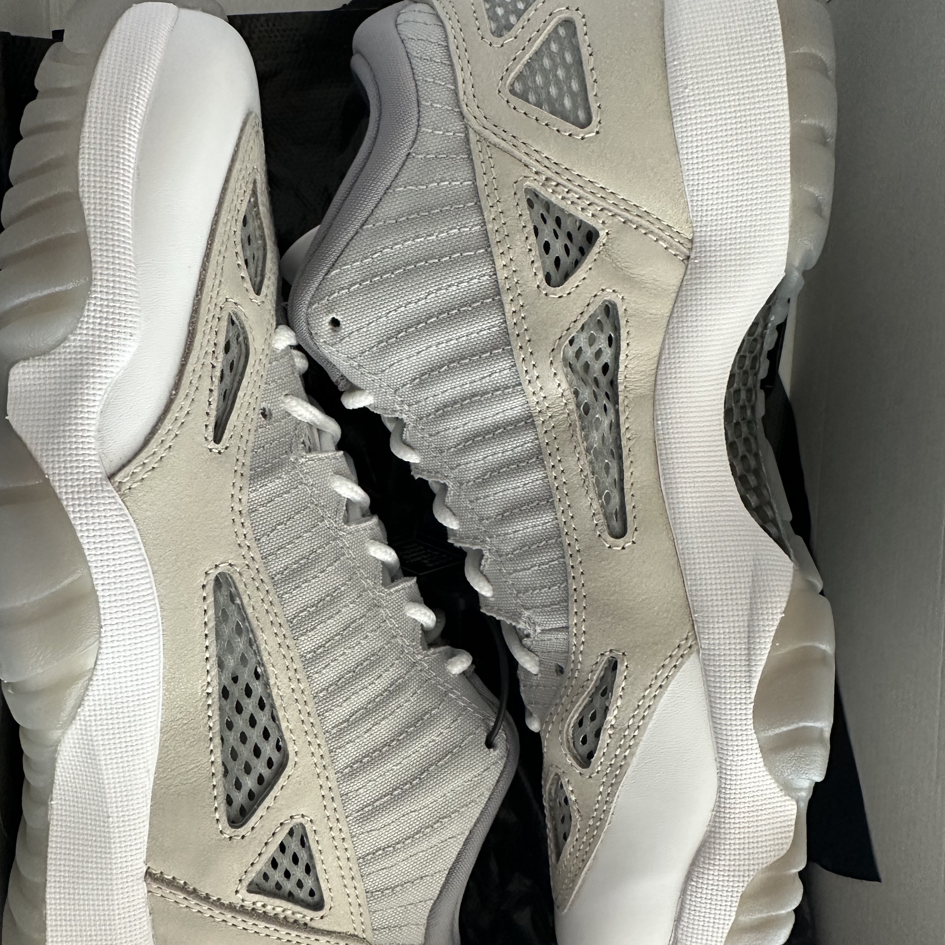 Jordan 11 Retro Low IE Light Orewood Brown 착용 스타일