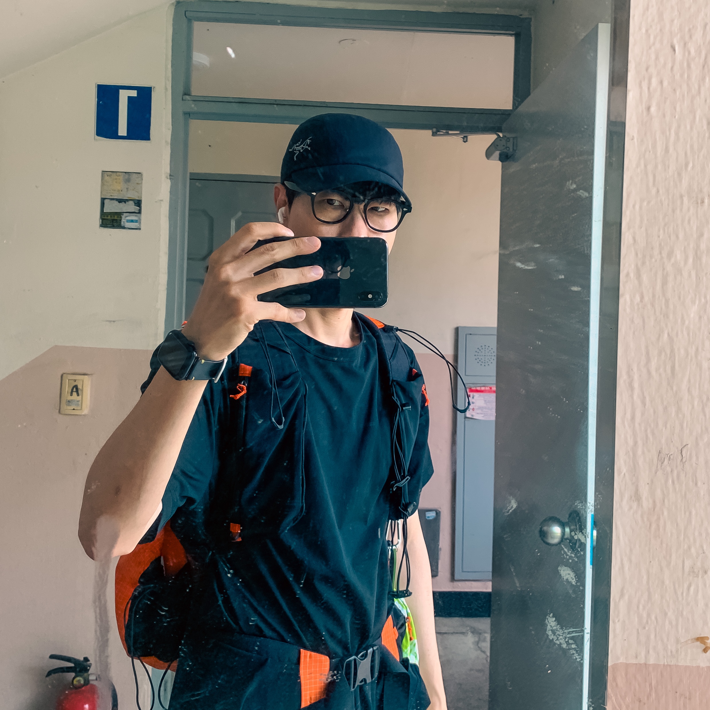 Arc'teryx Calvus Cap Black 착용 스타일