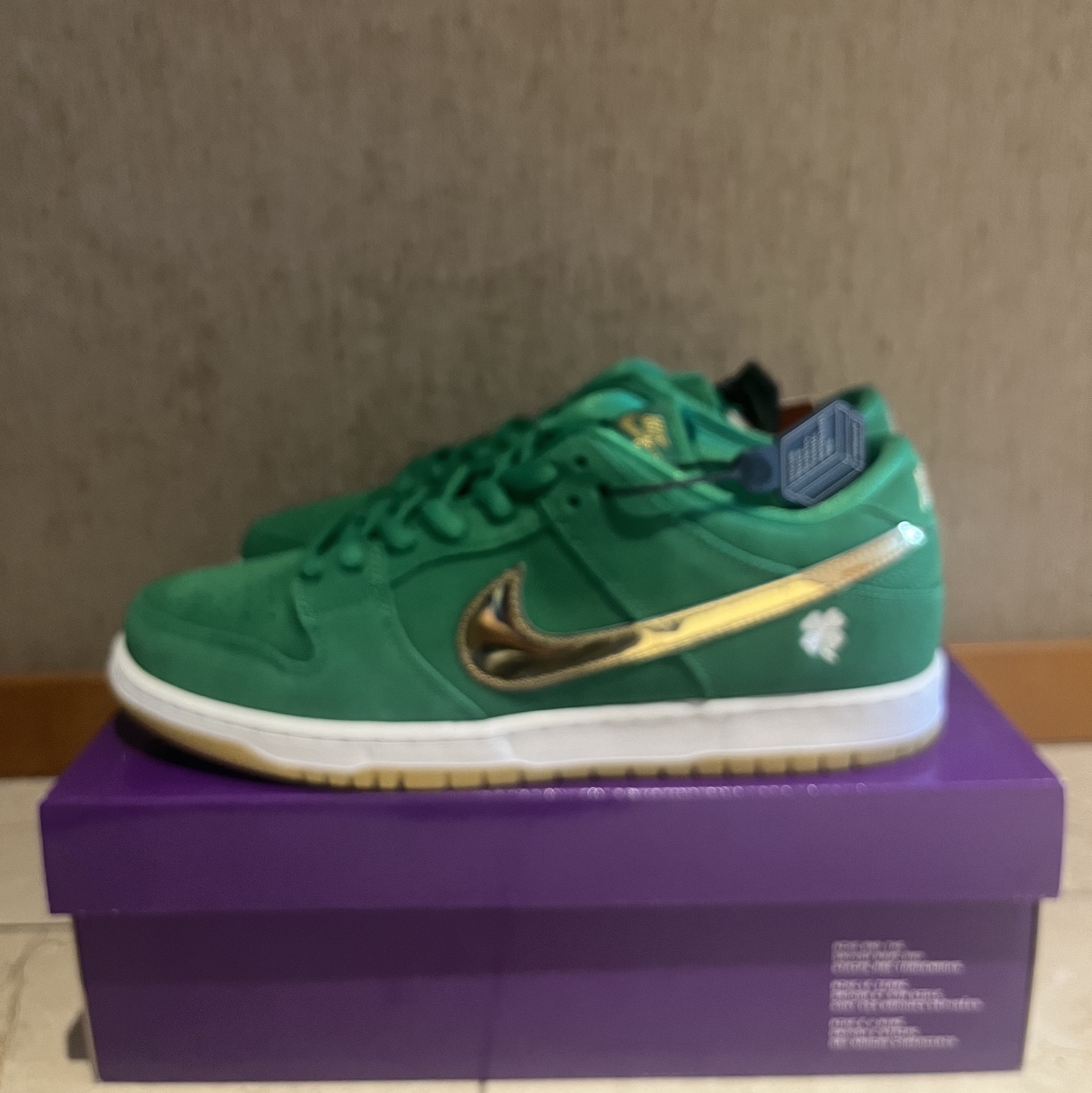 Nike SB Dunk Low Pro Shamrock 착용 스타일