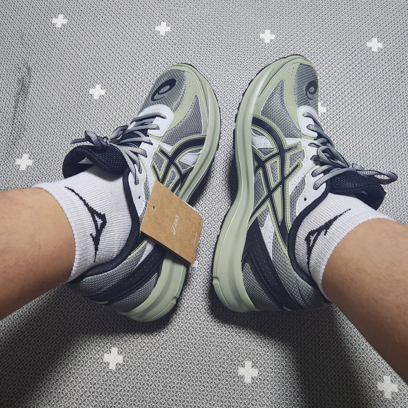 Asics Jog 100 S Sheet Rock - 2E Wide 착용 스타일
