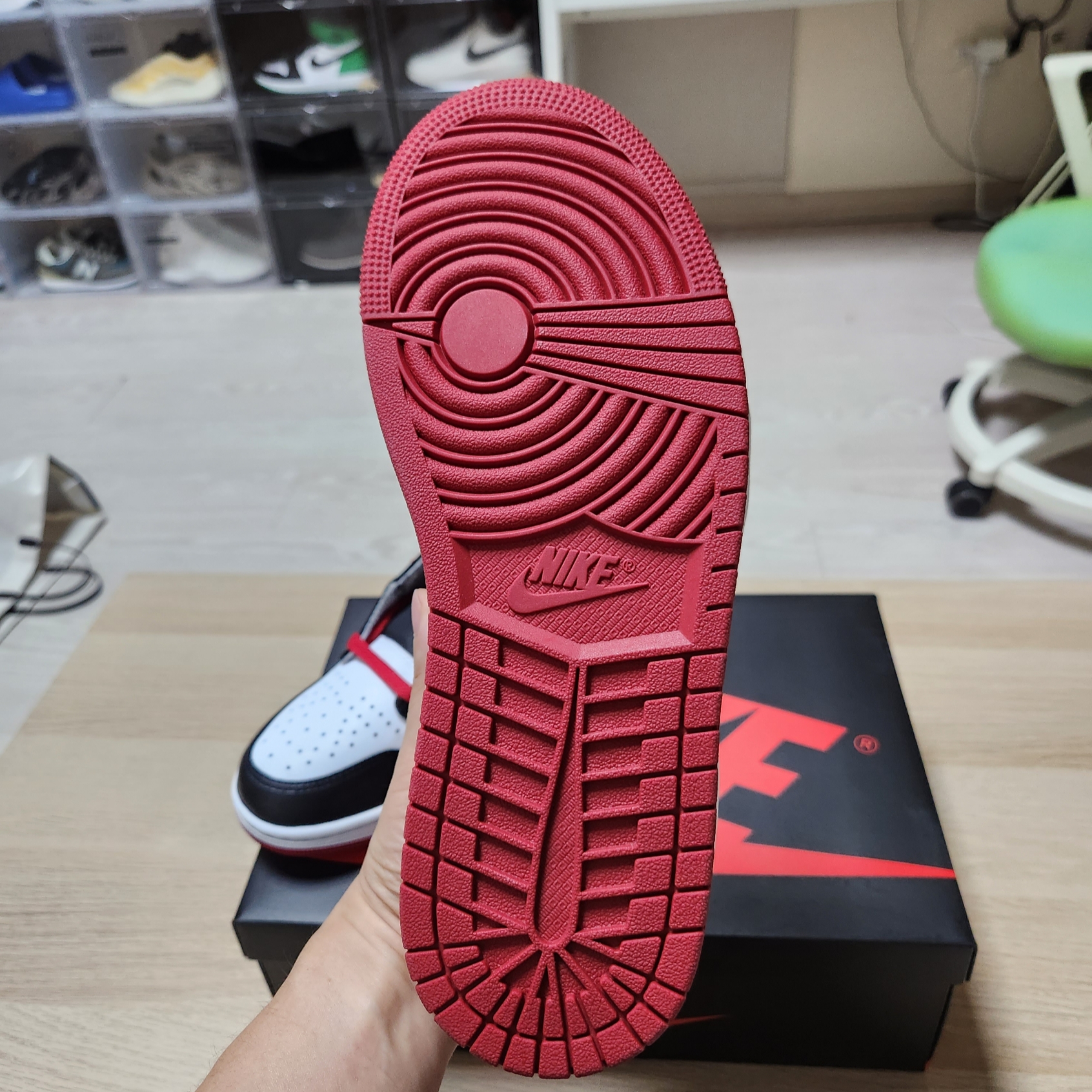 Jordan 1 Retro Low OG Black Toe 착용 스타일 - 5