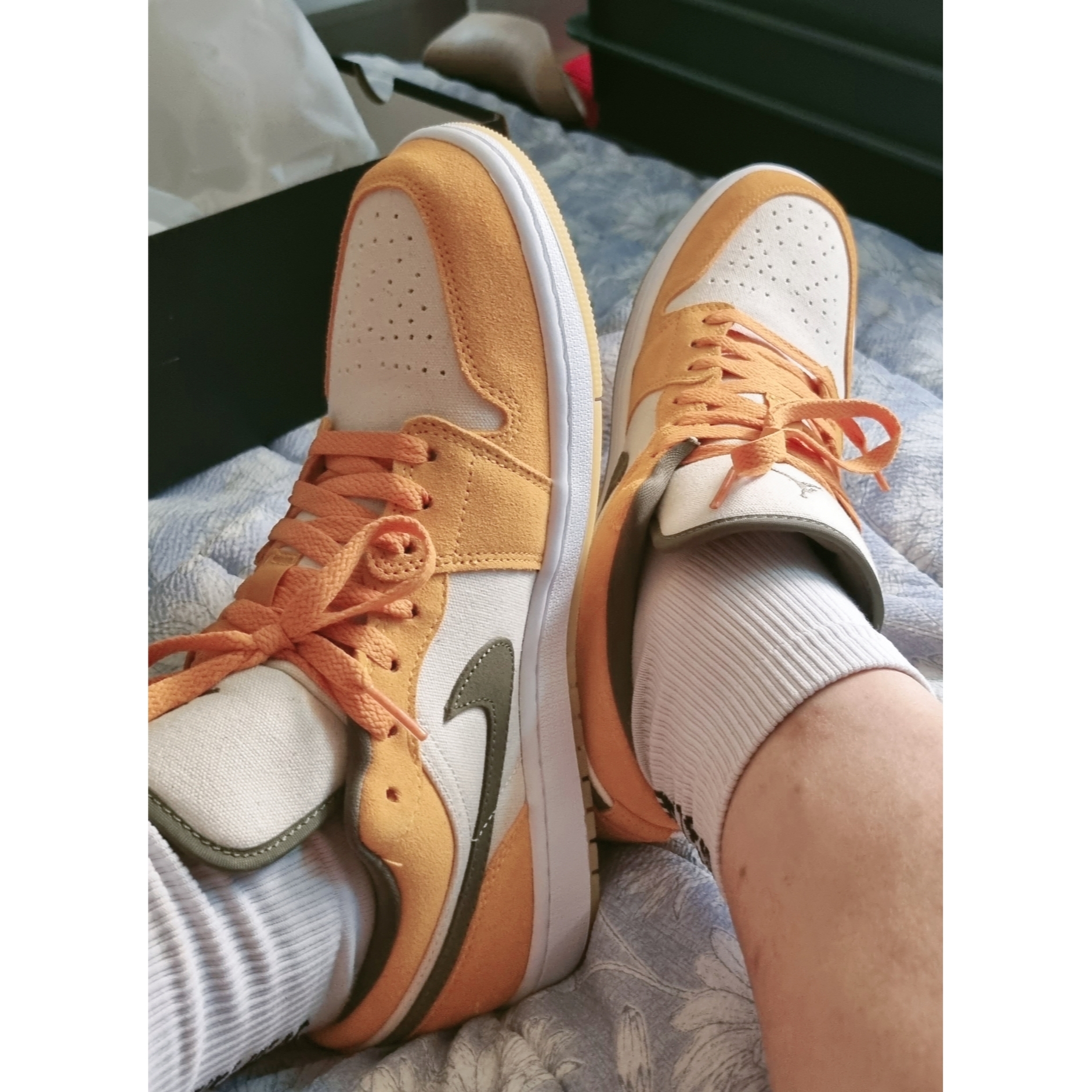 Jordan 1 Low SE Light Curry 착용 스타일