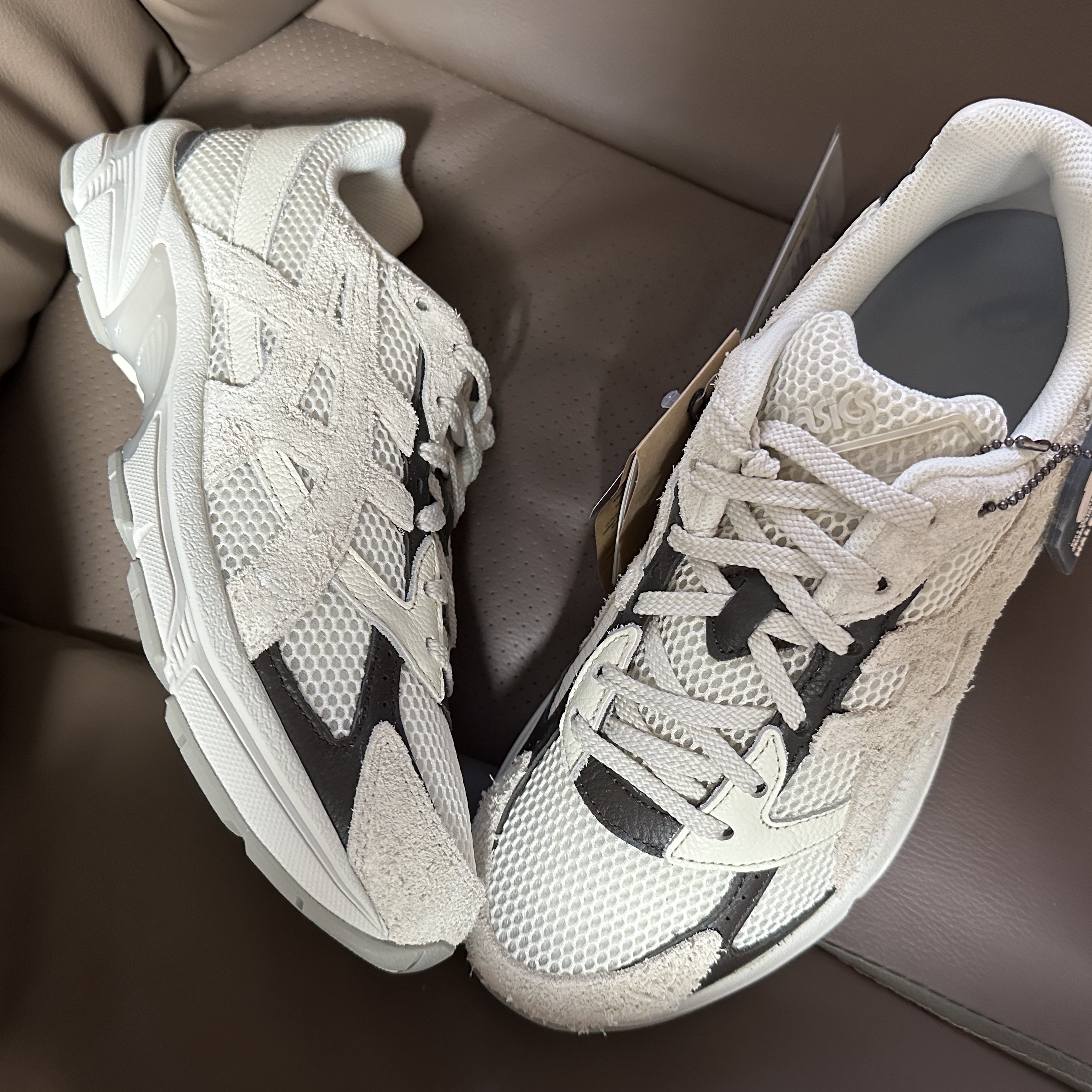Asics x Hal Studios Gel-1130 MK-III Glacier 착용 스타일 - 2