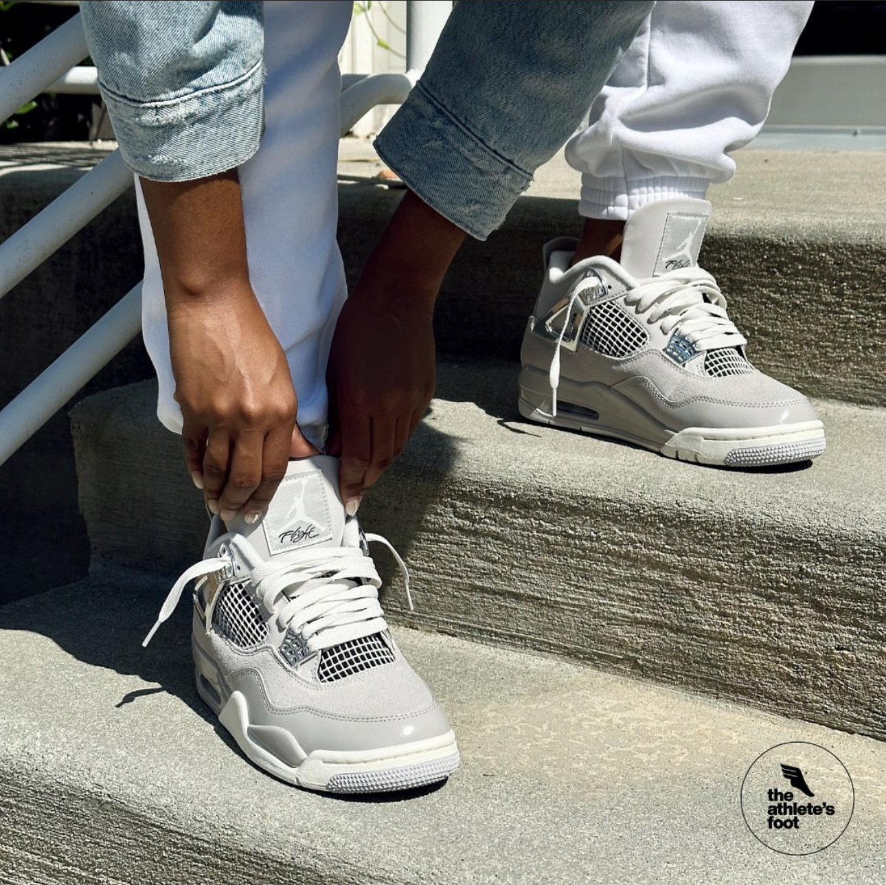 (W) Jordan 4 Retro Frozen Moments 착용 스타일 - 1