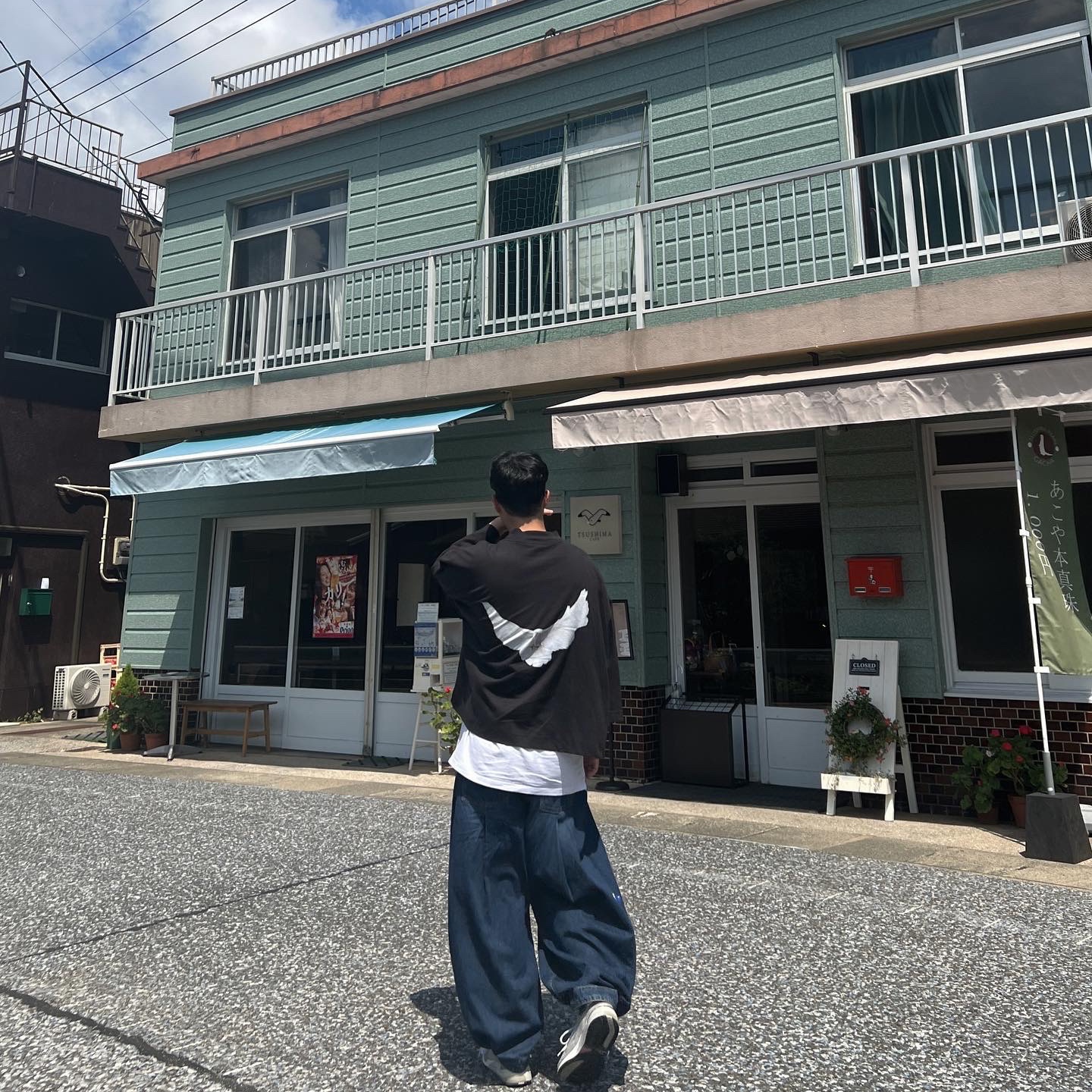 Yeezy Gap Engineered By Balenciaga Dove 3/4 Sleeve T-Shirt Black, New Balance 992 Made in USA Grey - D Standard 착용 스타일