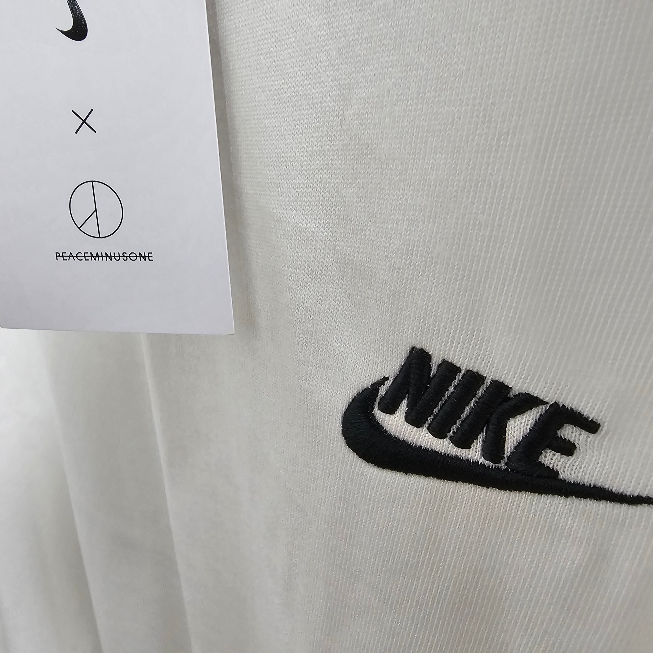 Nike x Peaceminusone LS T-Shirt White (DR0098-100) 착용 스타일 - 1