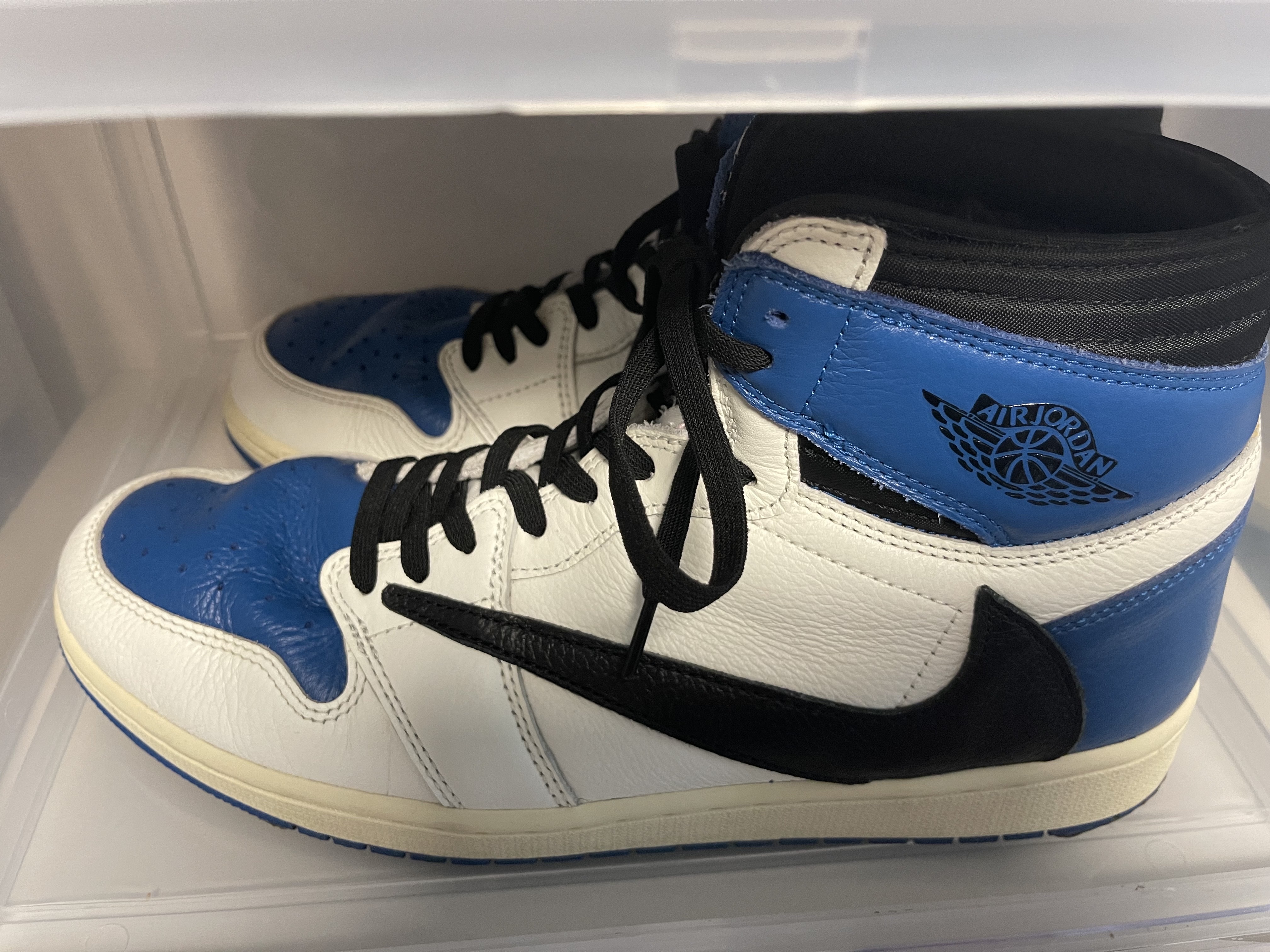Jordan 1 x Travis Scott x Fragment Retro High OG SP Military Blue 착용 스타일