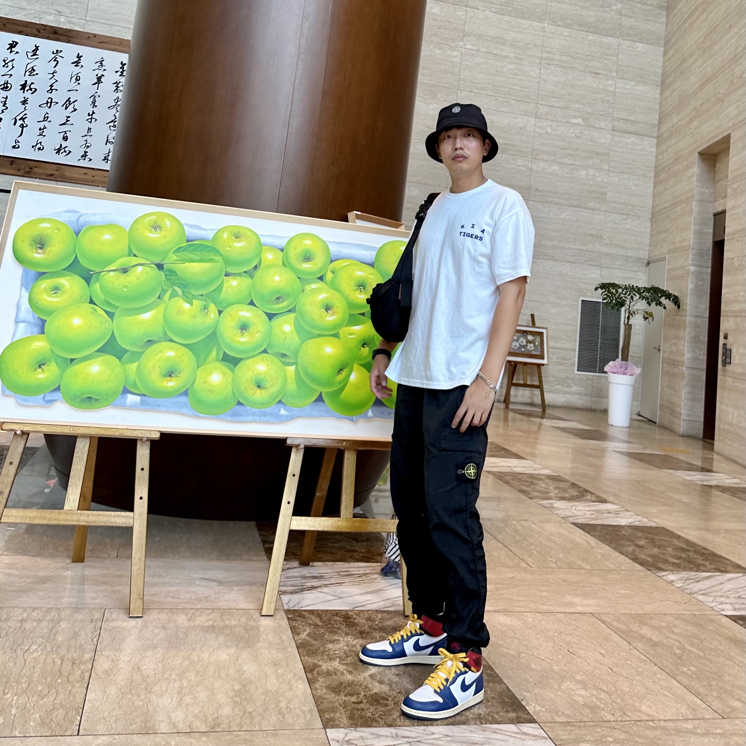 Stone Island 99376 Nylon Metal in Econyl Regenerated Nylon Bucket Hat Black - 23SS, Kia Tigers x IAB Studio Brand Day T-Shirt White 착용 스타일 - 2