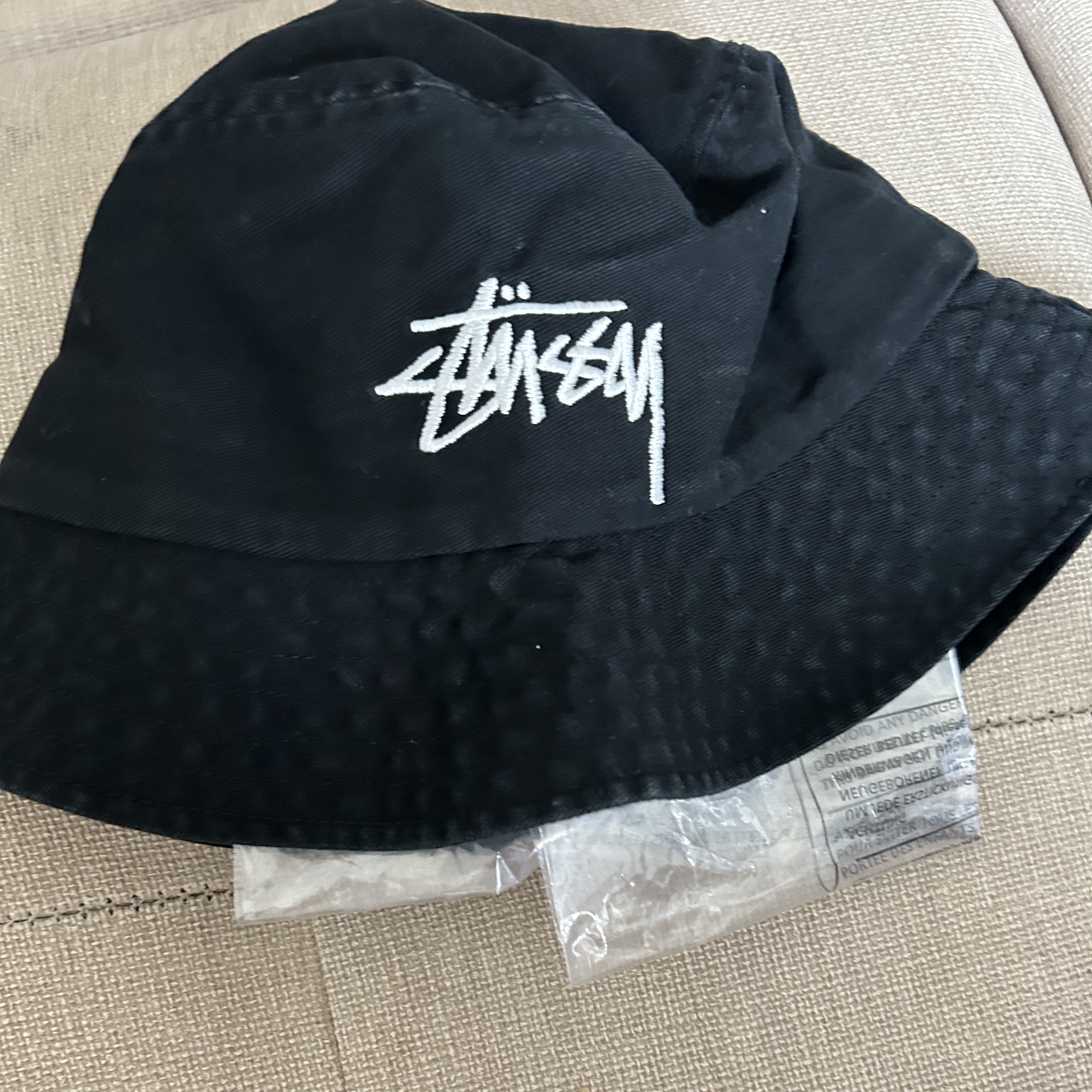Stussy Big Stock Bucket Hat Black 착용 스타일