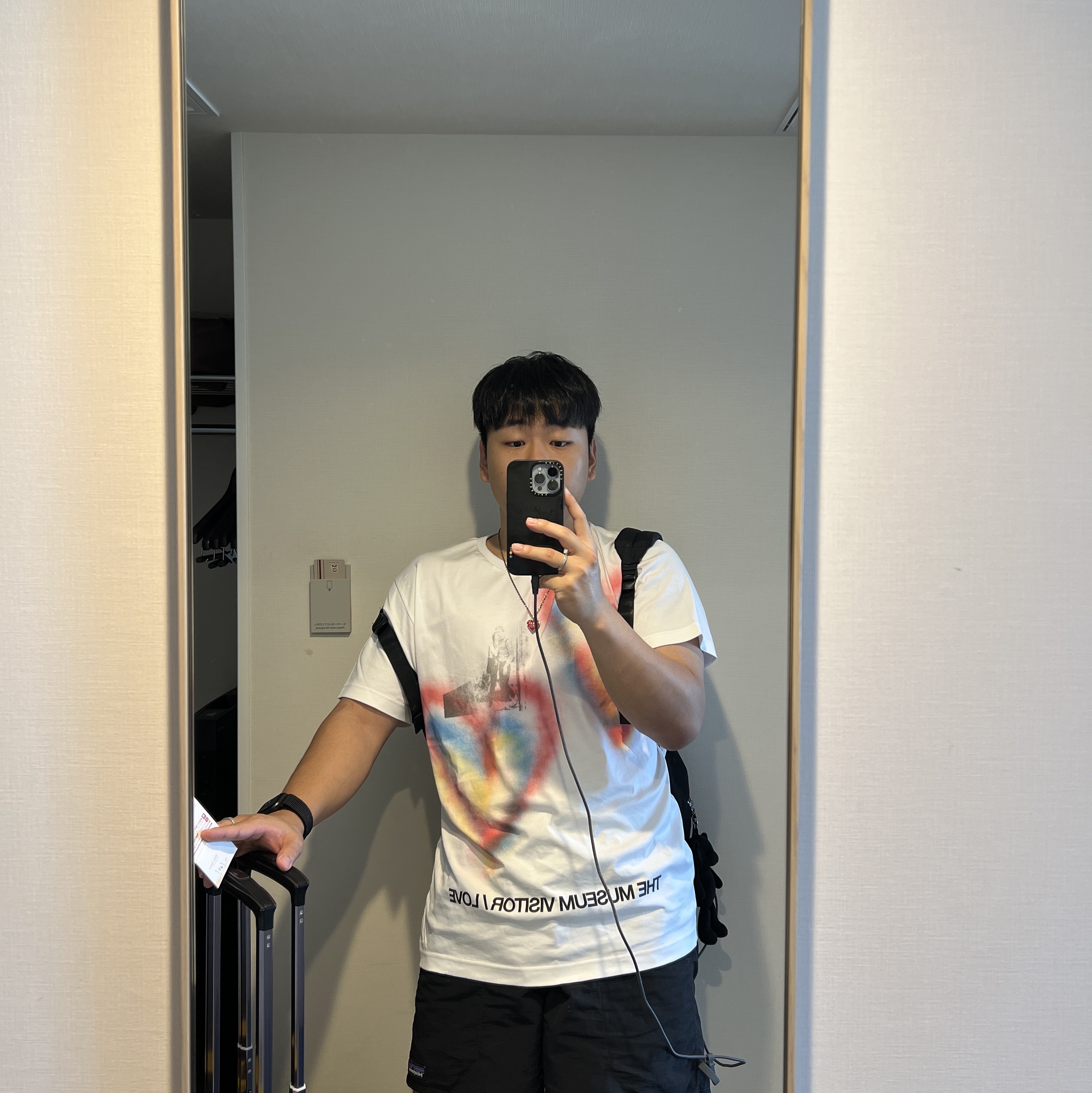 The Museum Visitor Berlin Love Heart Sprayed T-Shirt White 착용 스타일 - 2