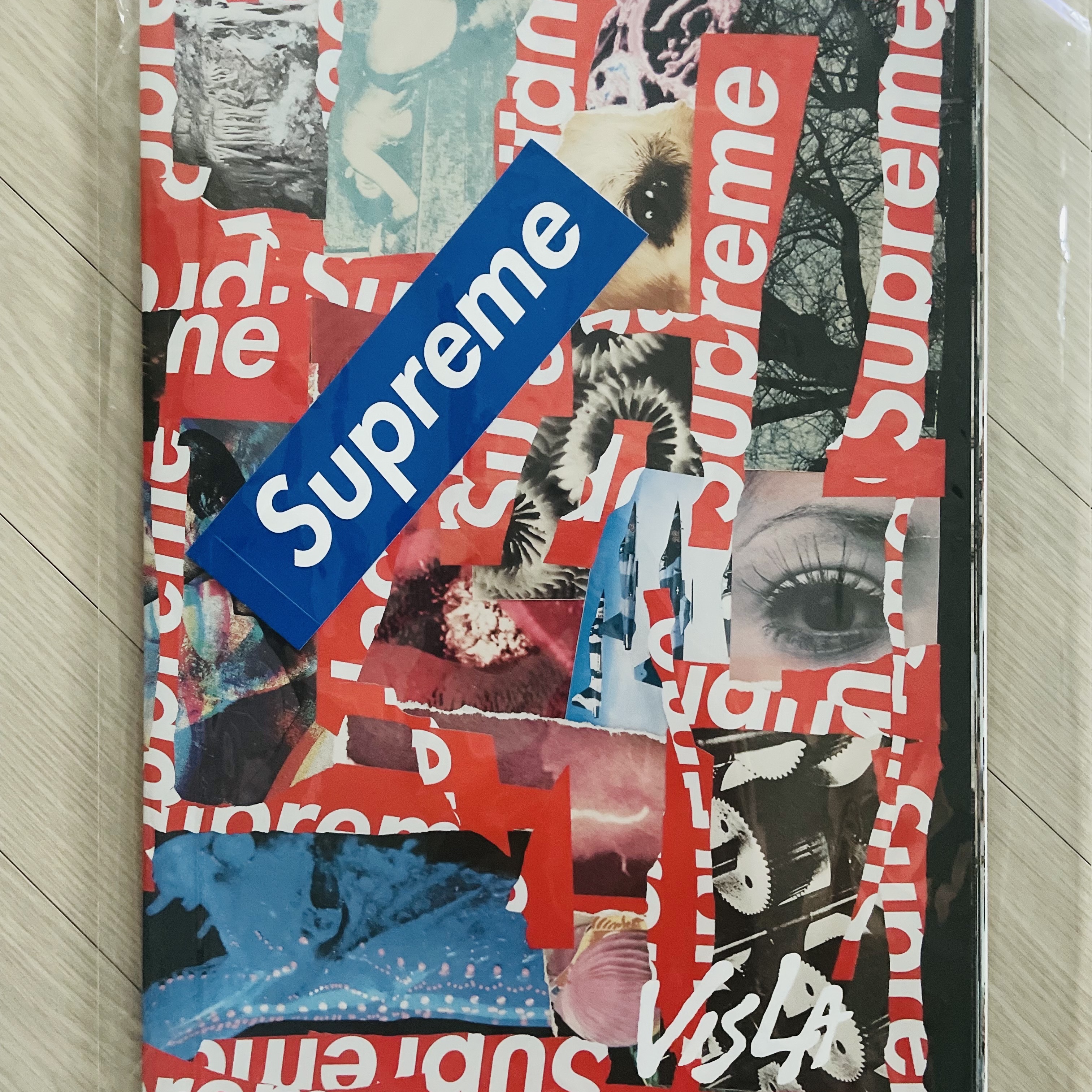 Supreme x Visla Magazine Supreme Special Issue 착용 스타일