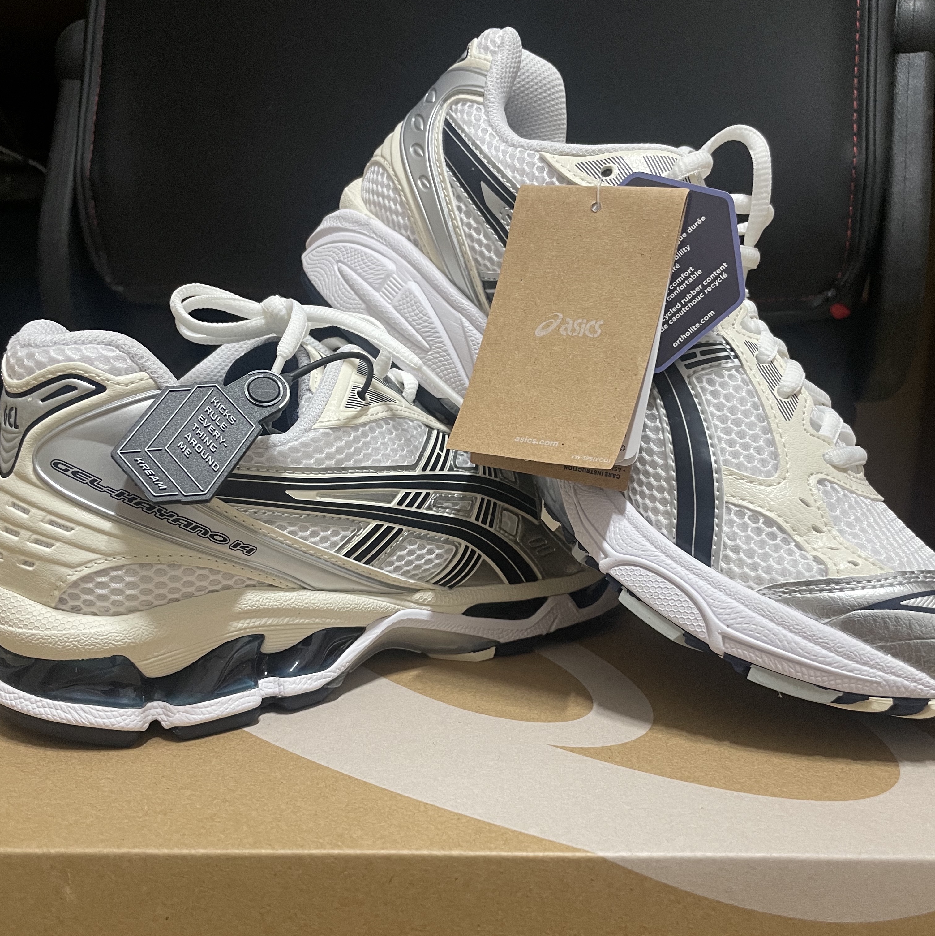 (W) Asics Gel-Kayano 14 White Midnight 착용 스타일