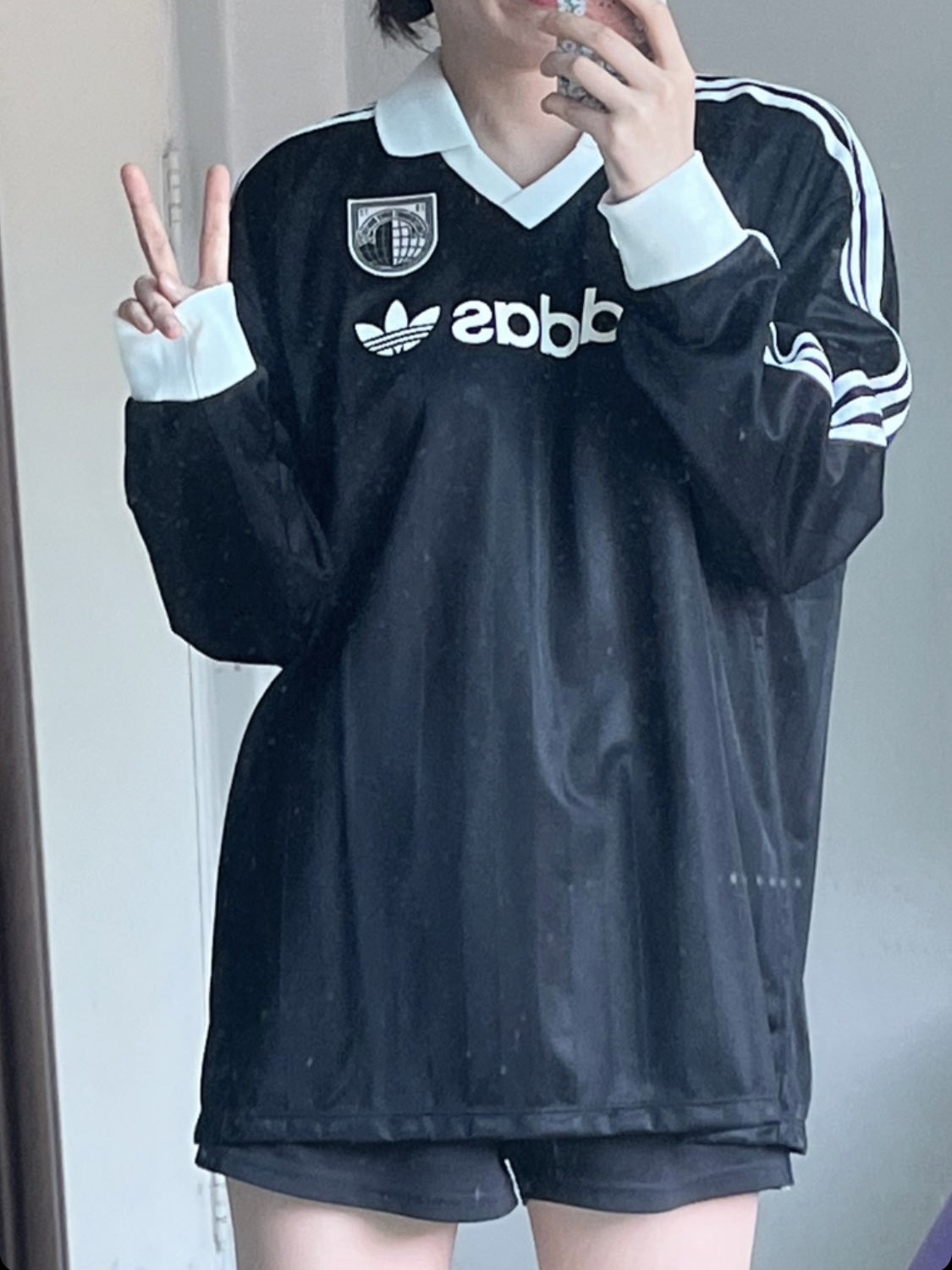 (W) Adidas Football Long Sleeve T-Shirt Black - US Sizing 착용 스타일