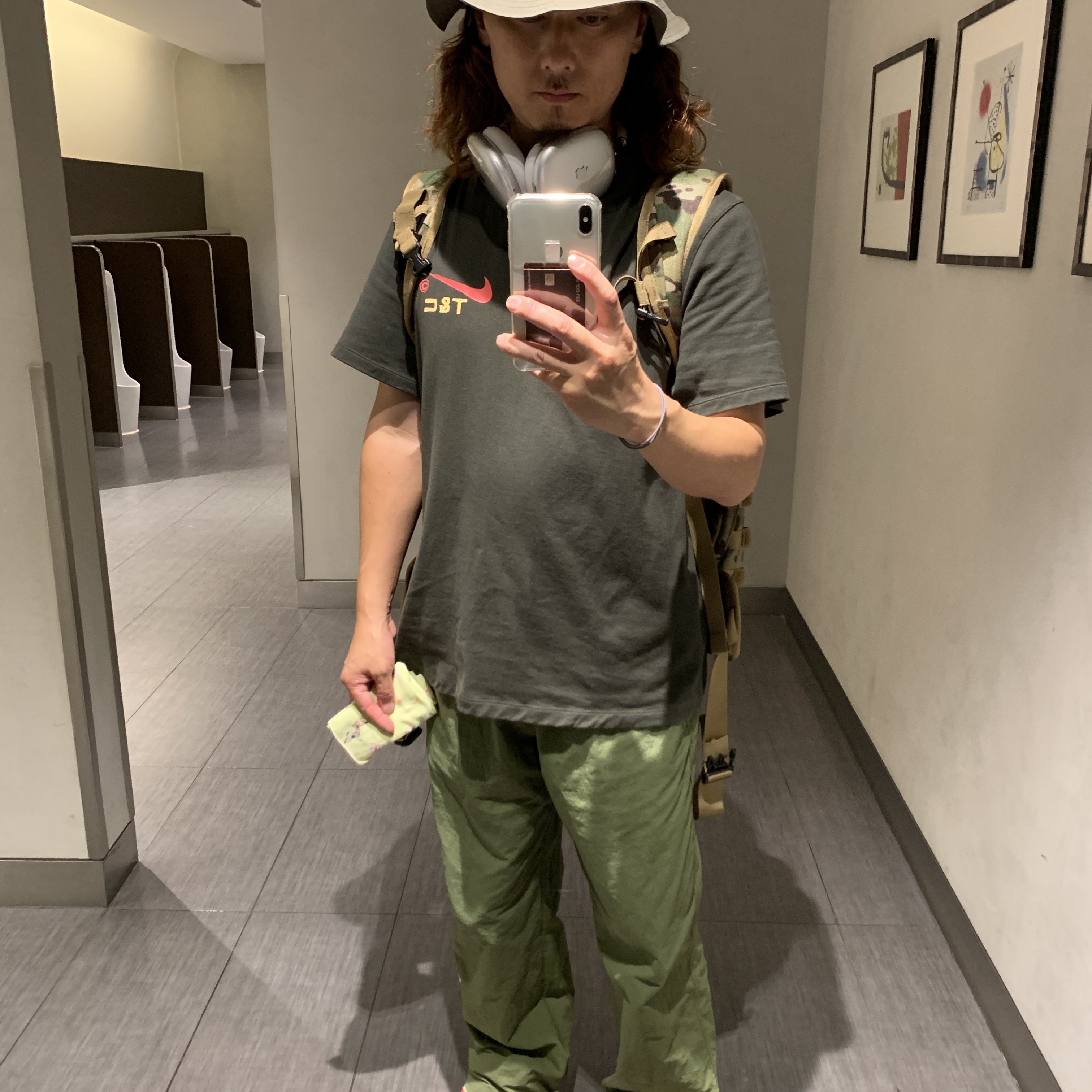 Nike x Drake Nocta x Cactus Plant Flea Market Souvenir Cactus T-Shirt Sequoia (DR2630-355), Oakley Kitchen Sink Backpack Stealth Black 착용 스타일