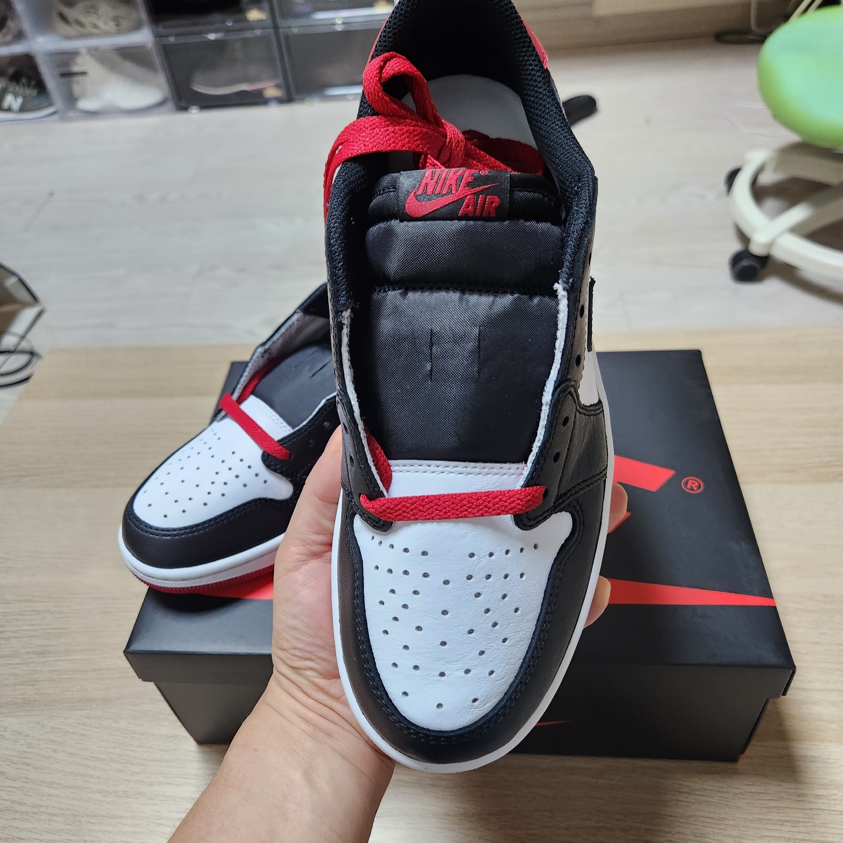 Jordan 1 Retro Low OG Black Toe 착용 스타일 - 2