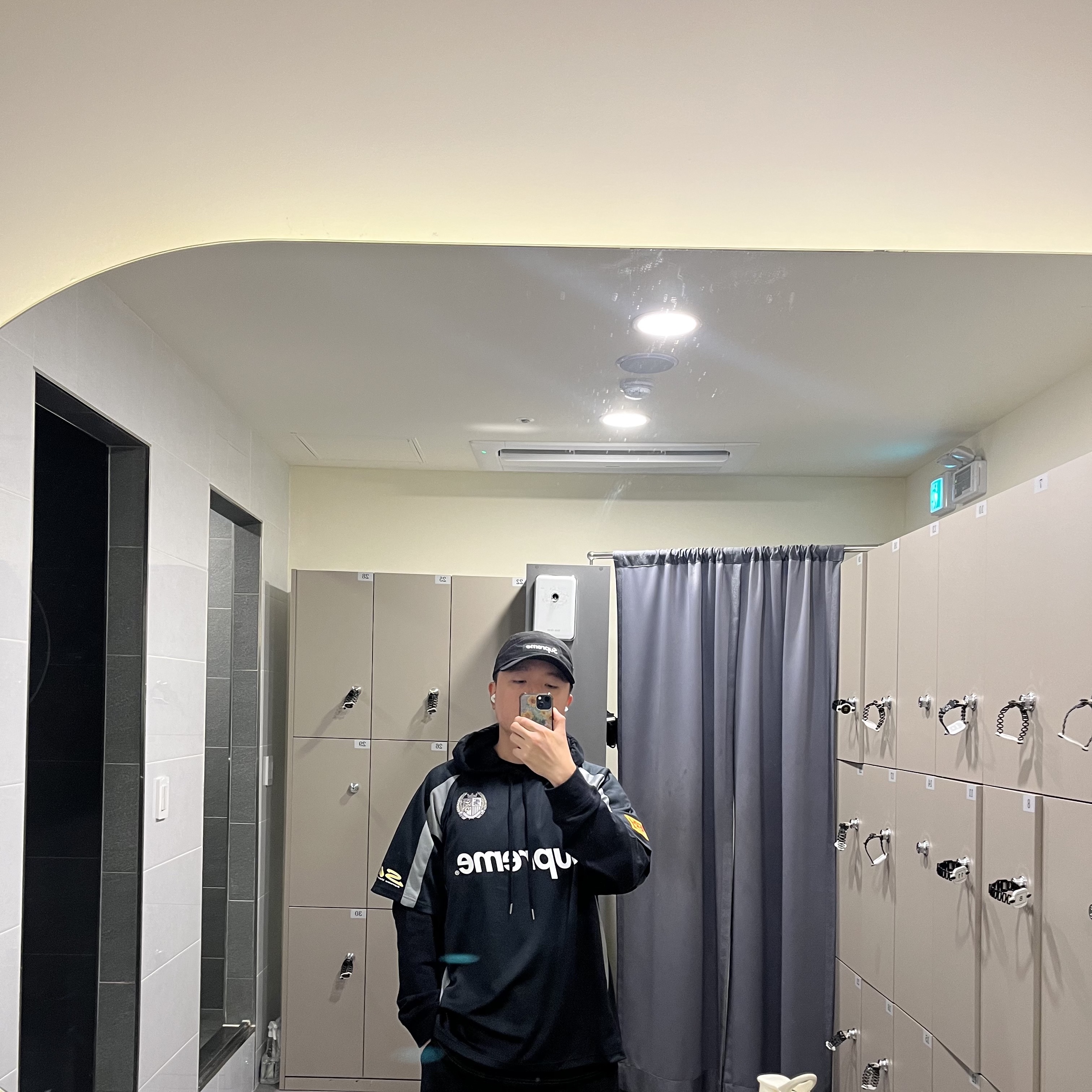 Supreme Hooded Soccer Jersey Black - 23FW 착용 스타일