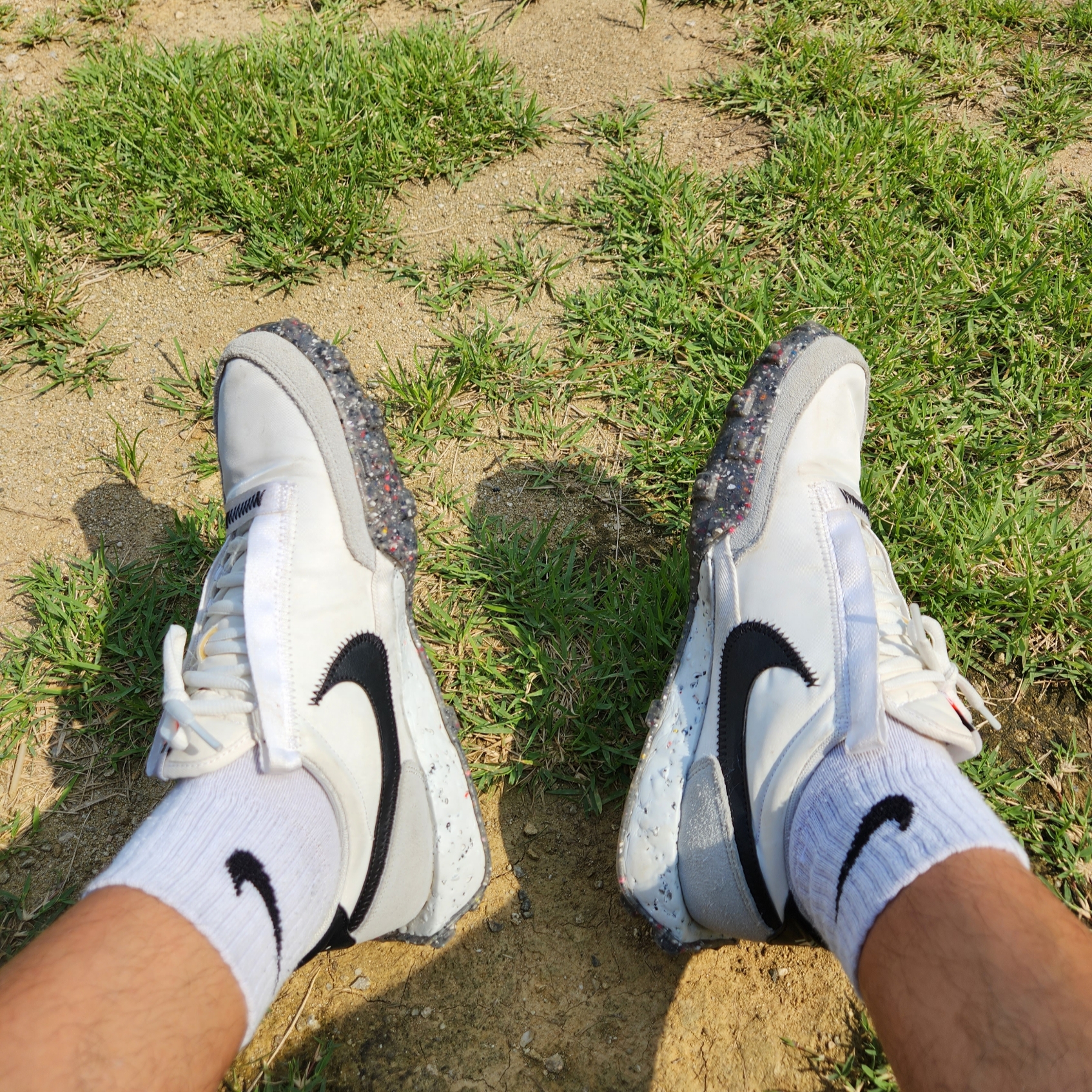 (W) Nike Waffle Racer Crater Summit White Black 착용 스타일 - 1