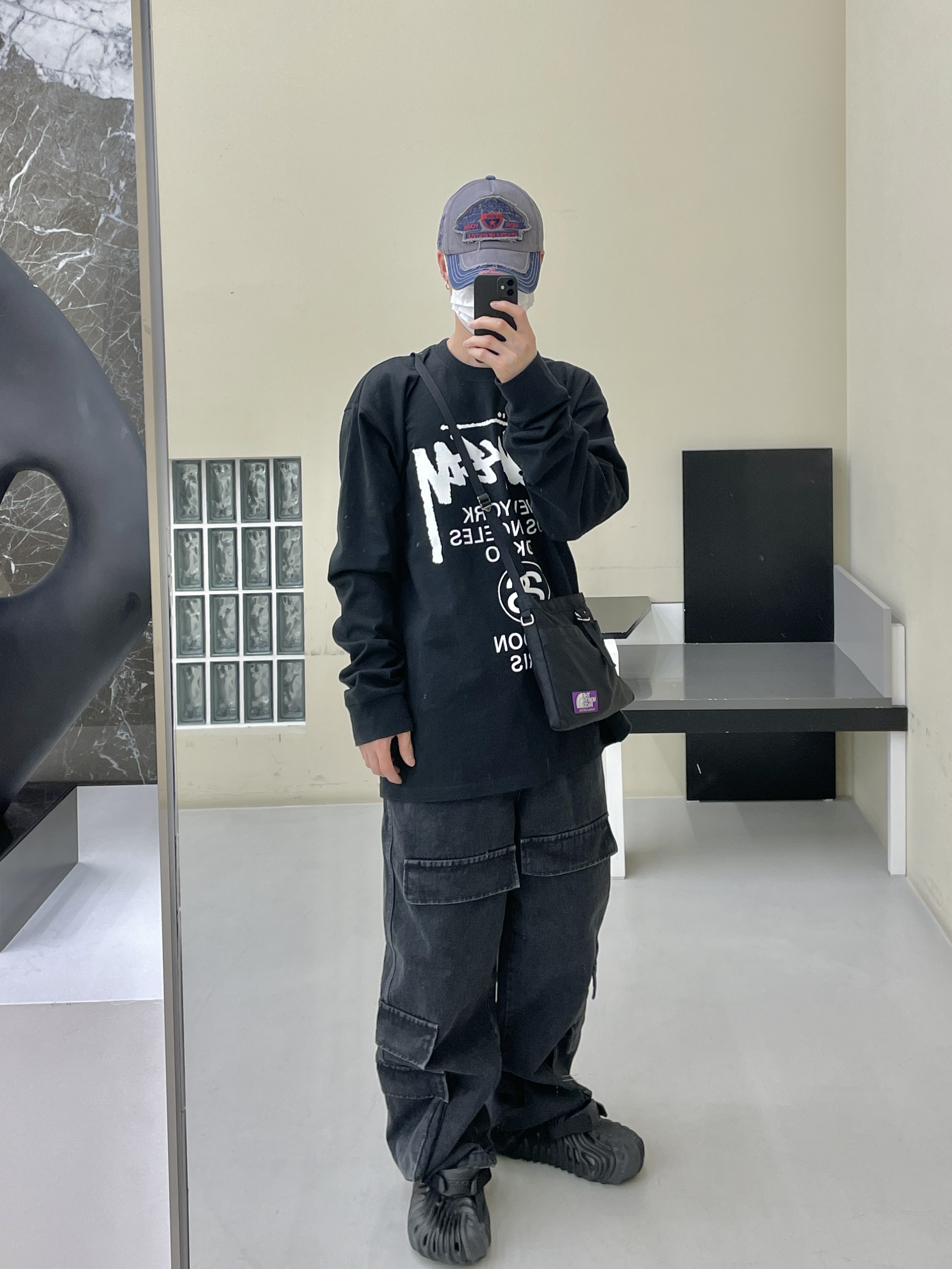 Stussy World Tour LS T-Shirt Black, Stussy World Tour LS T-Shirt Black 2023 착용 스타일