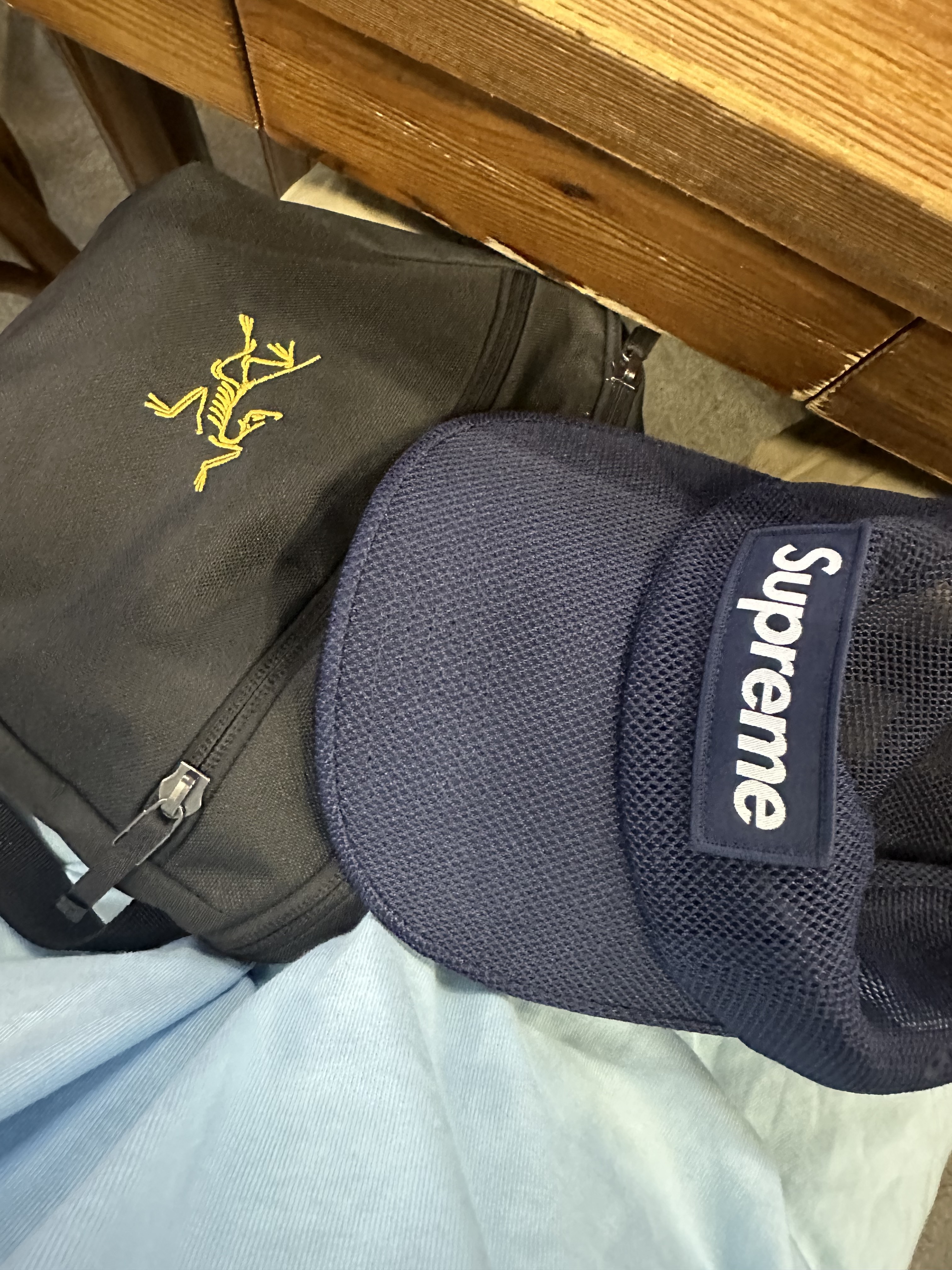 Supreme Mesh Cordura Camp Cap Navy - 23SS, Arc'teryx Mantis 2 Waistpack 24K Black 착용 스타일