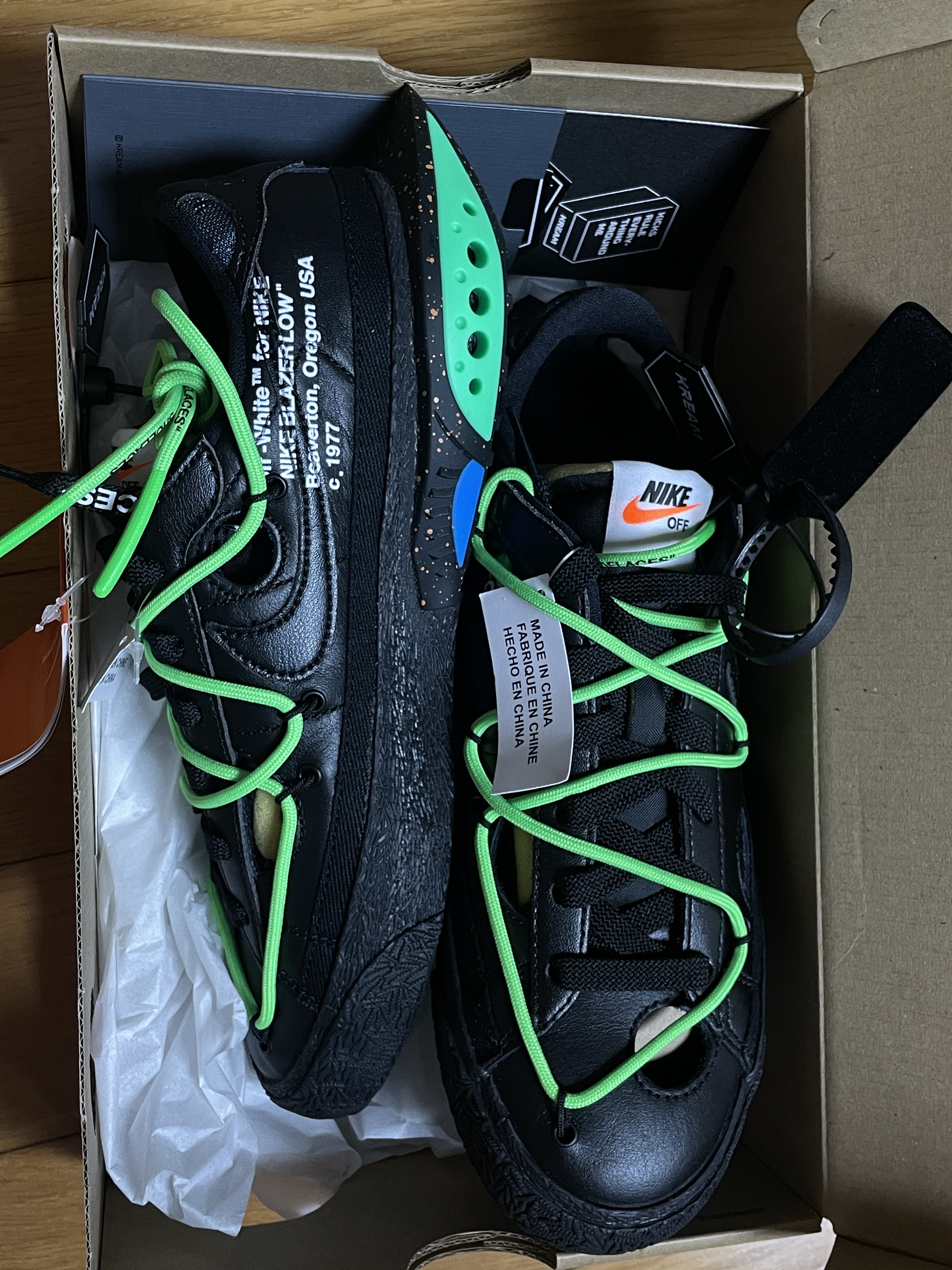 Nike x Off-White Blazer Low '77 Black and Electro Green 착용 스타일