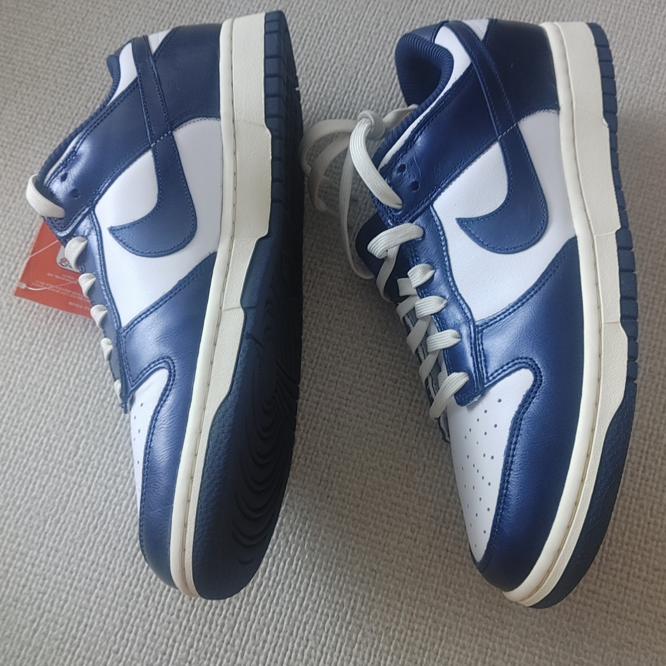 (W) Nike Dunk Low PRM Midnight Navy and White, (W) Nike Dunk Low Vintage Midnight Navy 착용 스타일 - 2