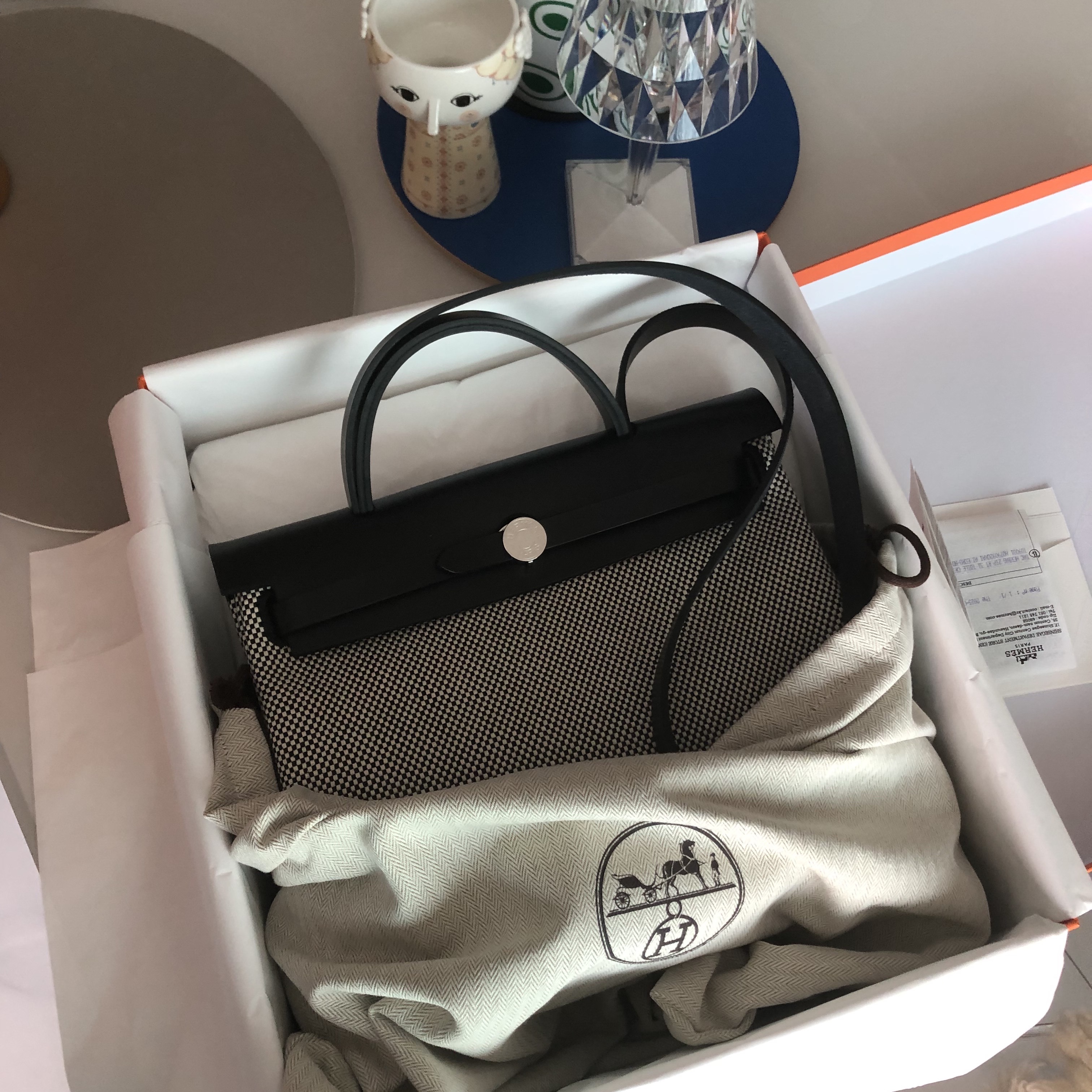 Hermes Herbag Zip 31 Bag Retourne Viking Canvas & Palladium Ecru Noir 착용 스타일 - 2