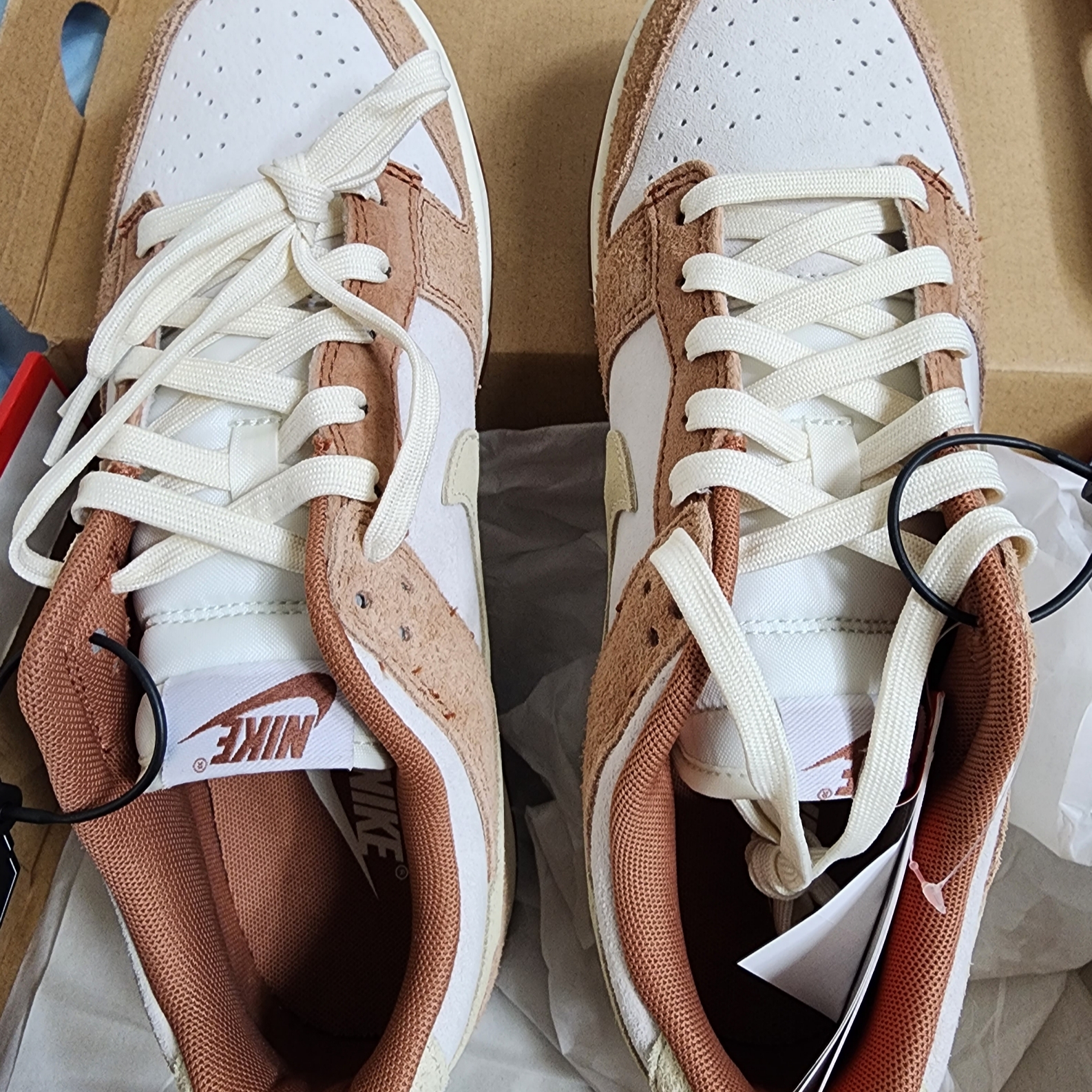Nike Dunk Low Pro Premium Medium Curry 착용 스타일