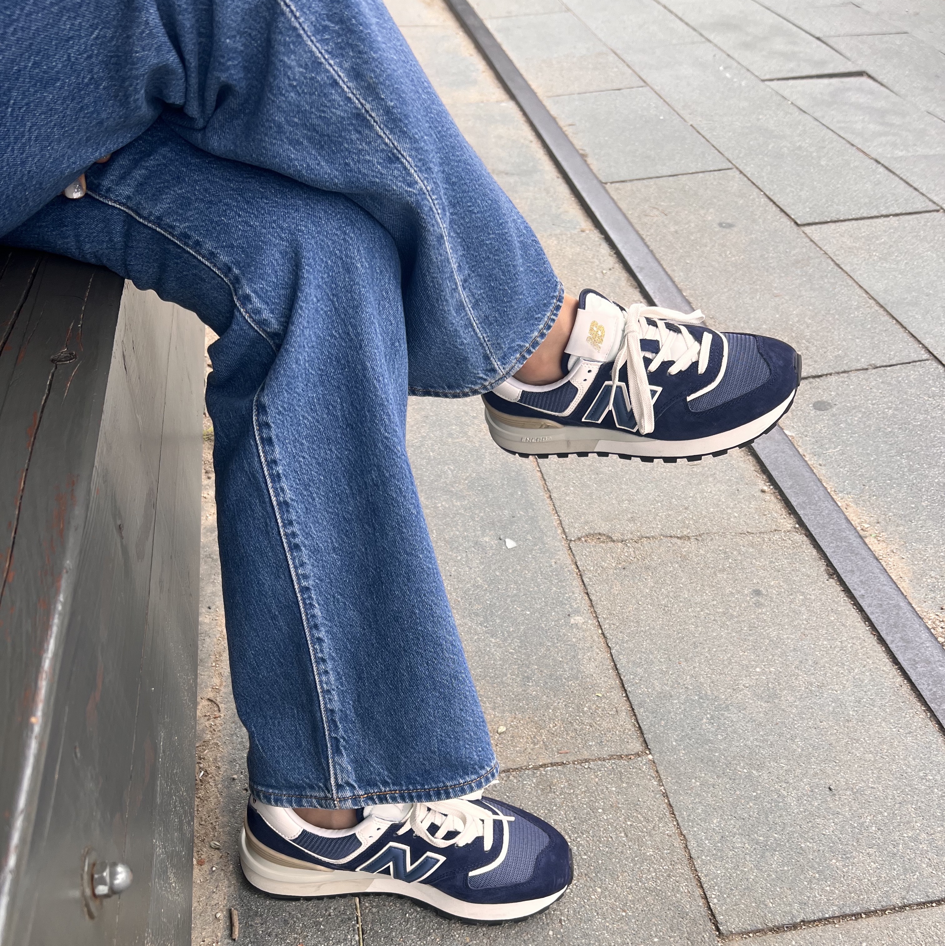 New Balance 574 Legacy Navy 착용 스타일