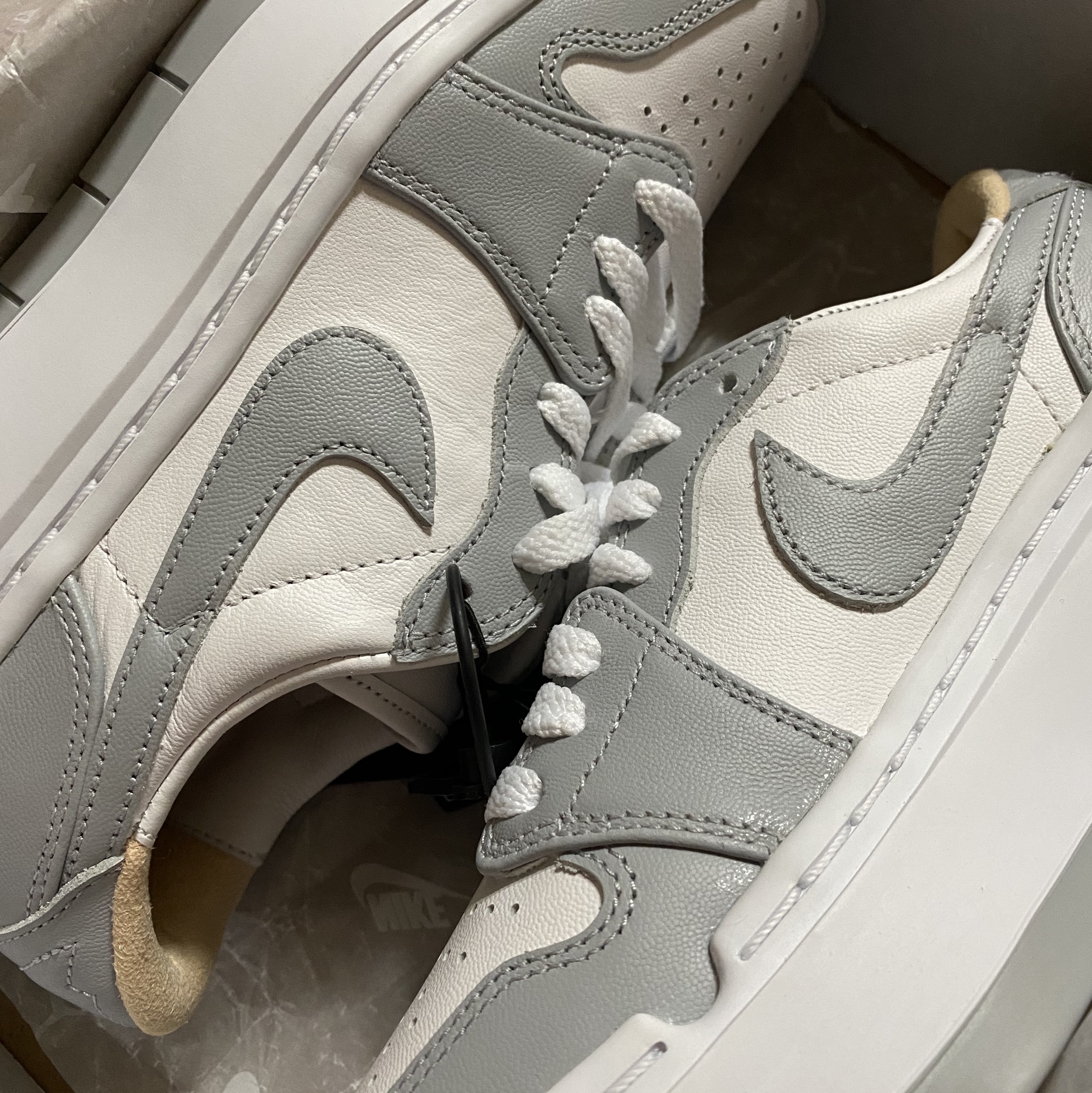 (W) Jordan 1 Elevate Low White and Wolf Grey 착용 스타일