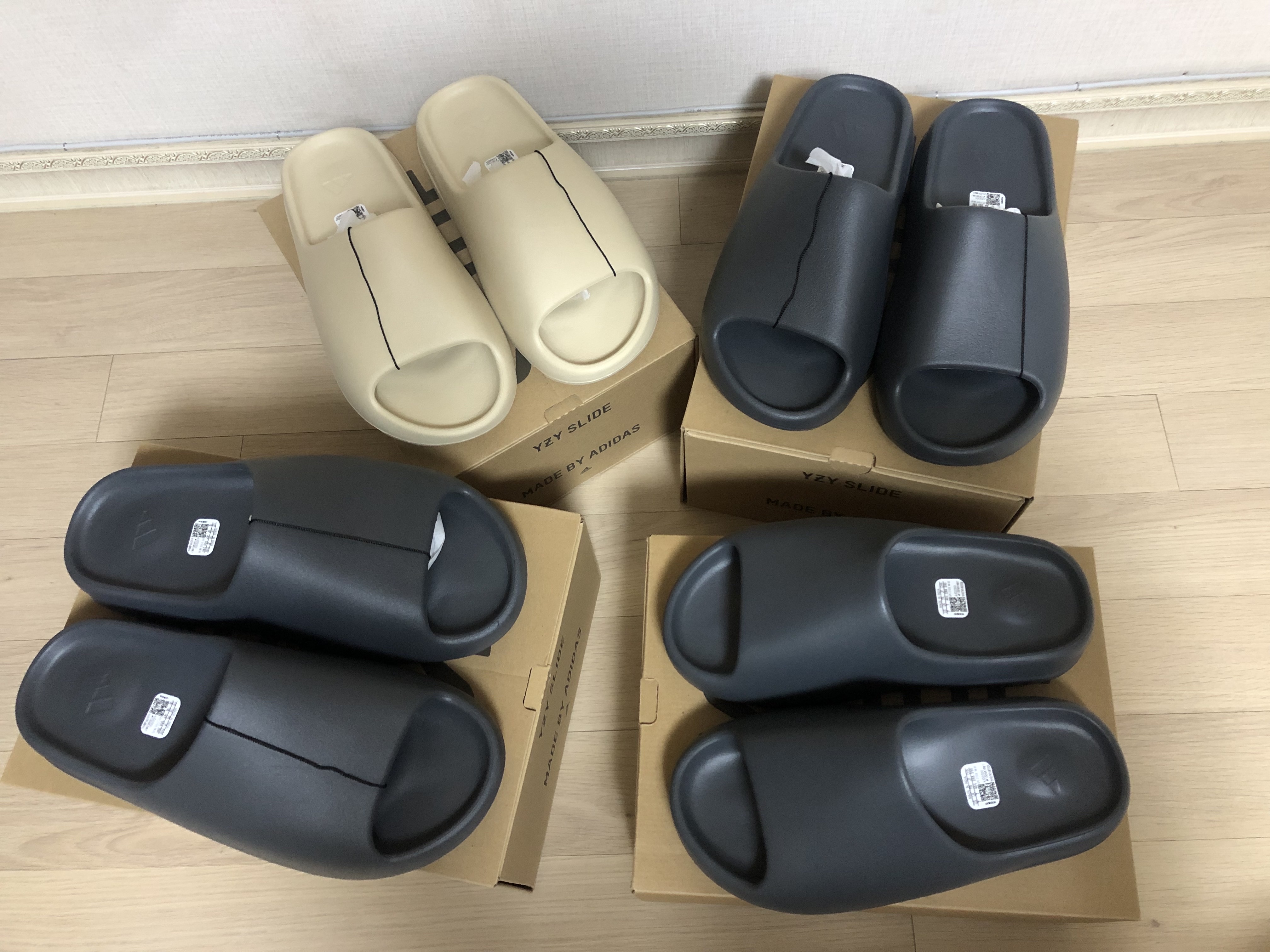 Adidas Yeezy Slide Slate Grey, Adidas Yeezy Slide Bone 2022/2023 착용 스타일 - 1