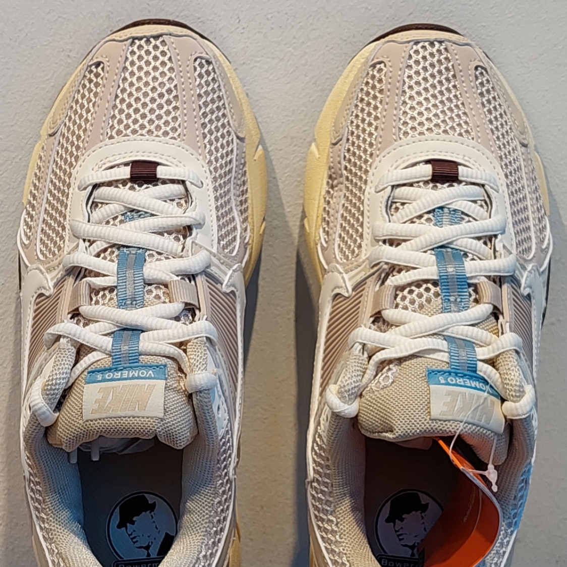 (W) Nike Zoom Vomero 5 Oatmeal 착용 스타일