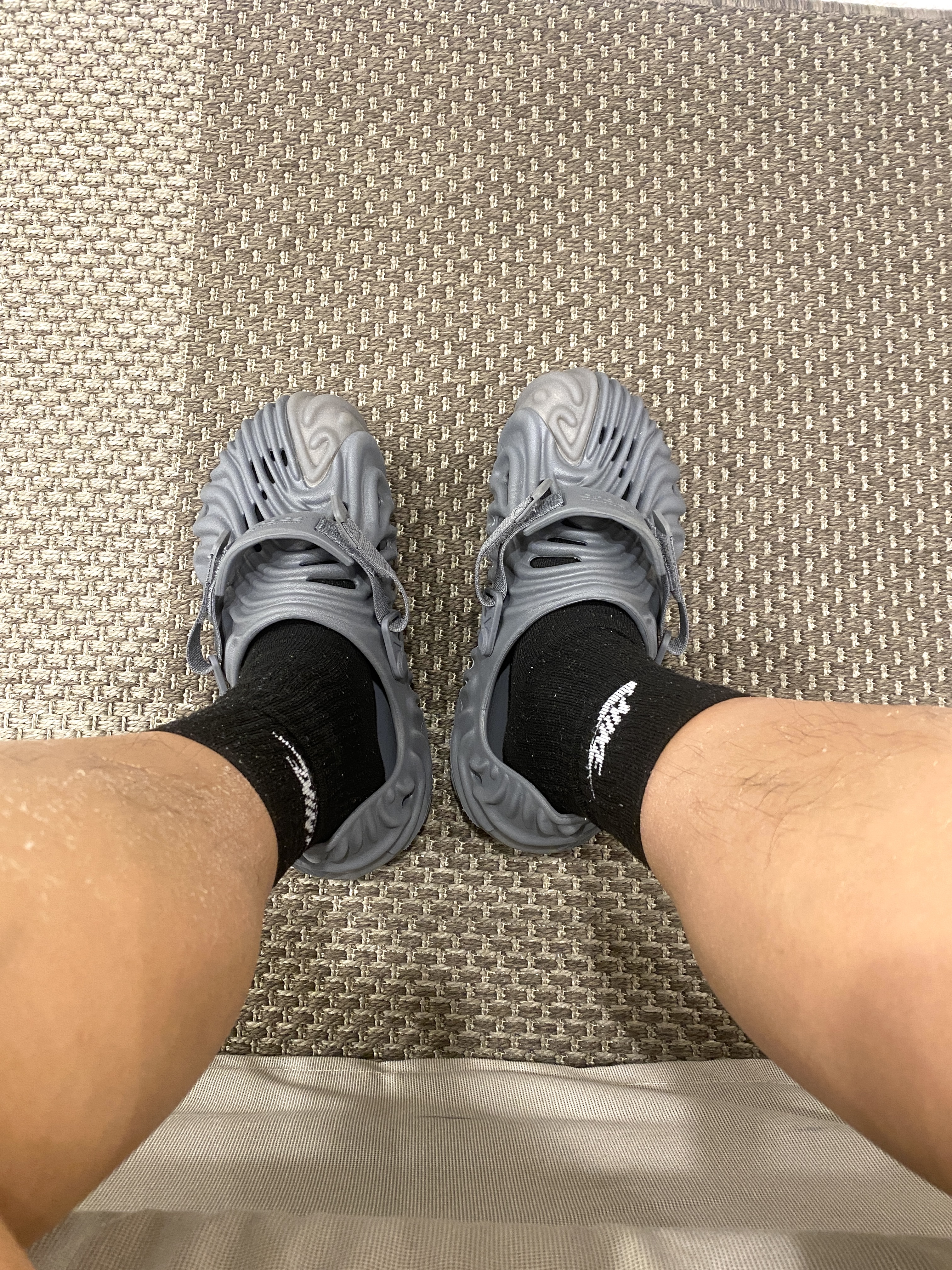 Crocs x Salehe Bembury Pollex Clog Niagara 착용 스타일