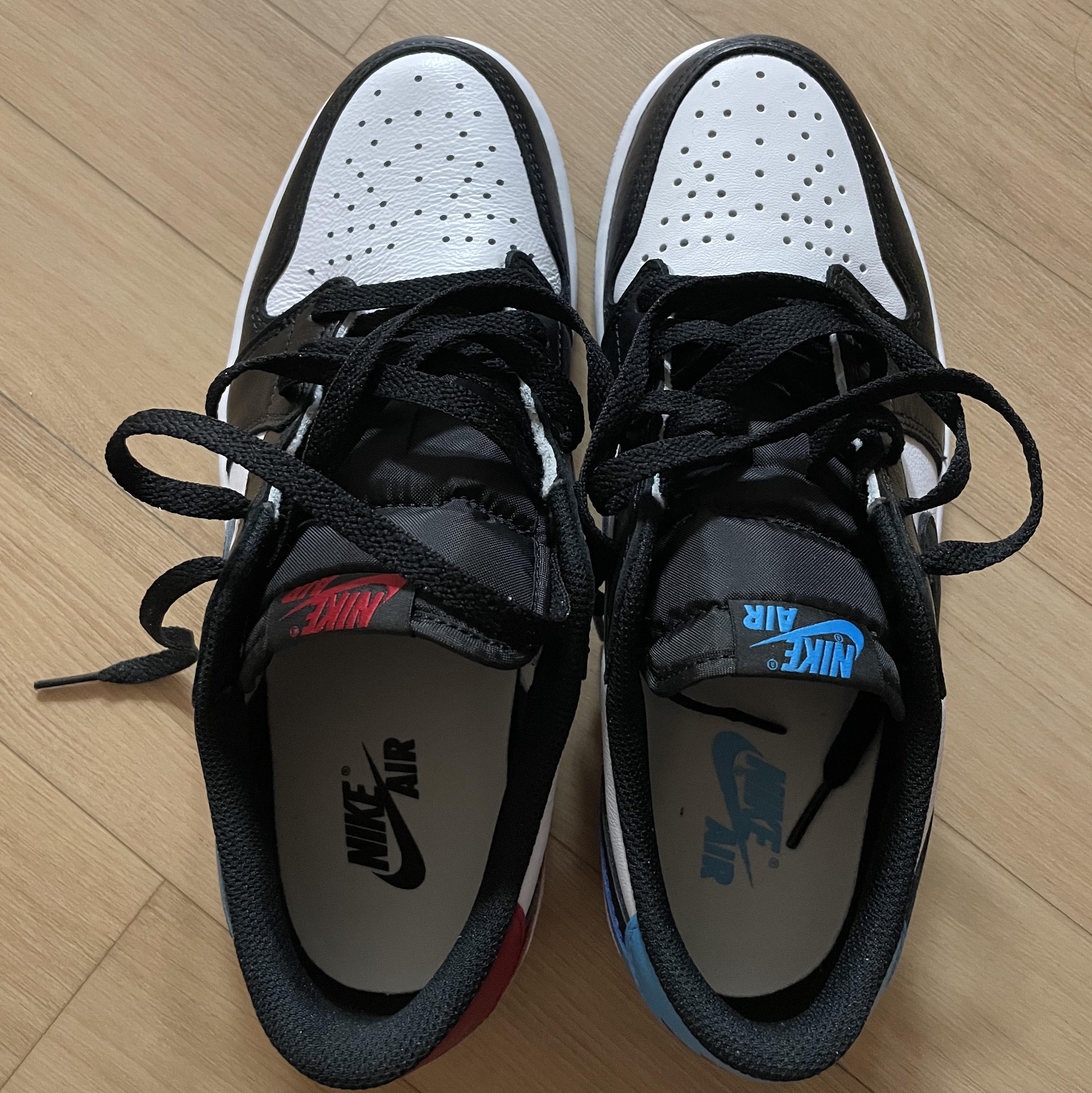 Jordan 1 Retro Low OG Black Toe, Jordan 1 Retro Low OG Black and Dark Powder Blue 착용 스타일