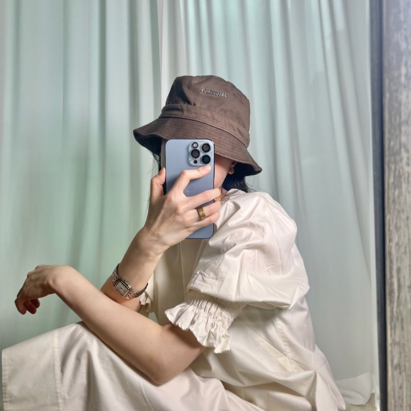 Cartier Panthere Watch Medium Quartz Steel Bracelet Steel, Jacquemus Le Bob Gadjo Knotted Bucket Hat Brown 착용 스타일 - 1