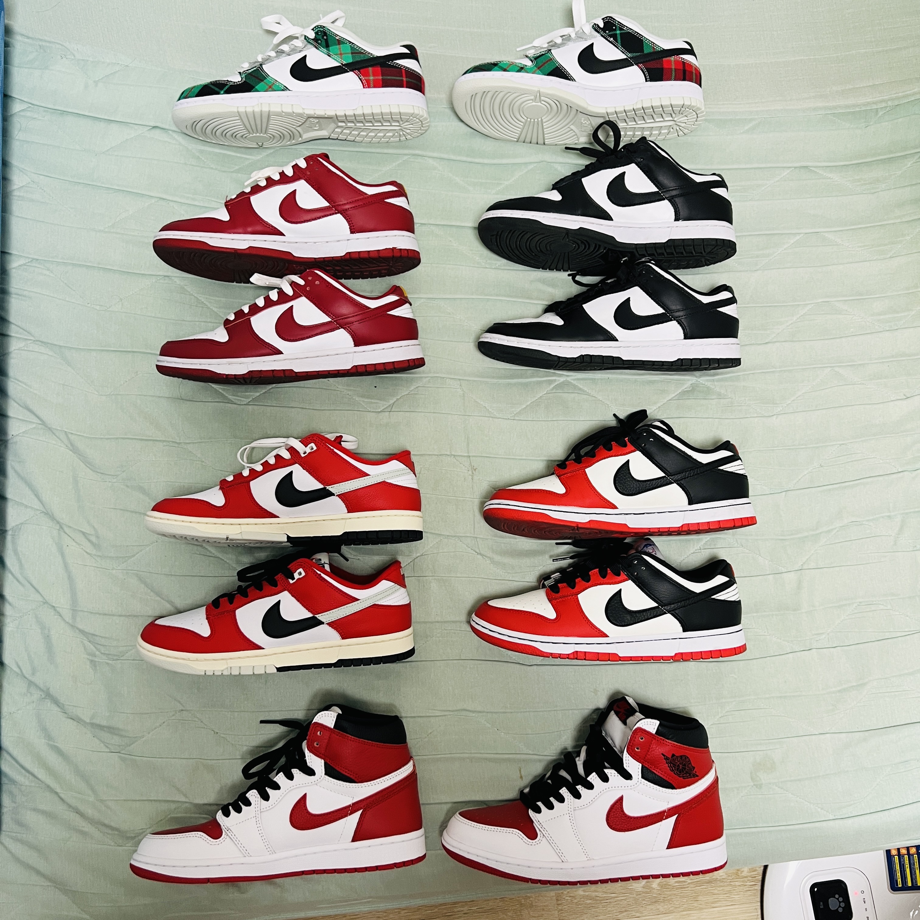 Jordan 1 Retro High OG Heritage, Nike Dunk Low Retro PRM University Red Black 착용 스타일