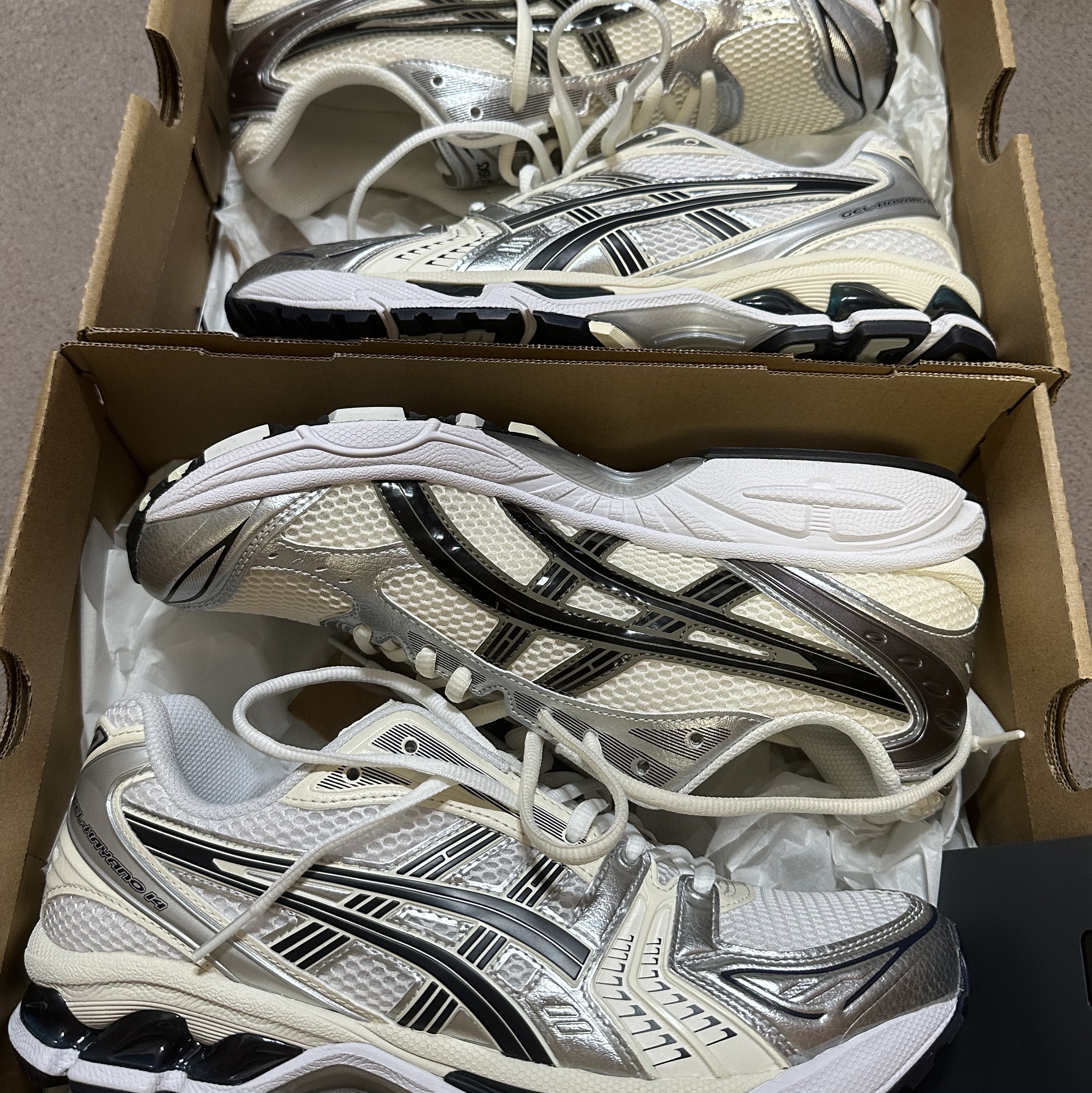 Asics Gel-Kayano 14 Cream Black, (W) Asics Gel-Kayano 14 White Midnight 착용 스타일