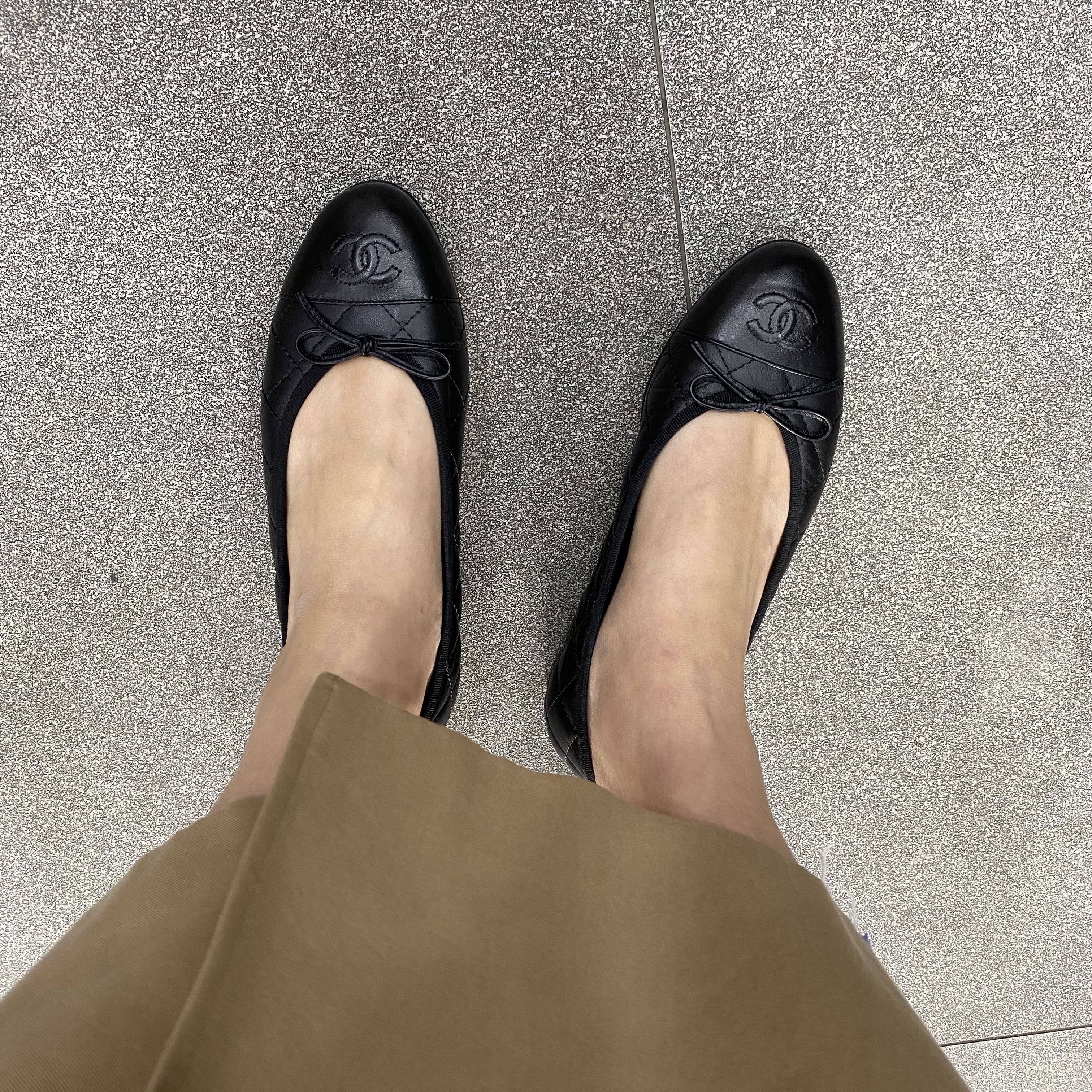 (W) Chanel Ballerina Flat Aged Calfskin & Black 착용 스타일