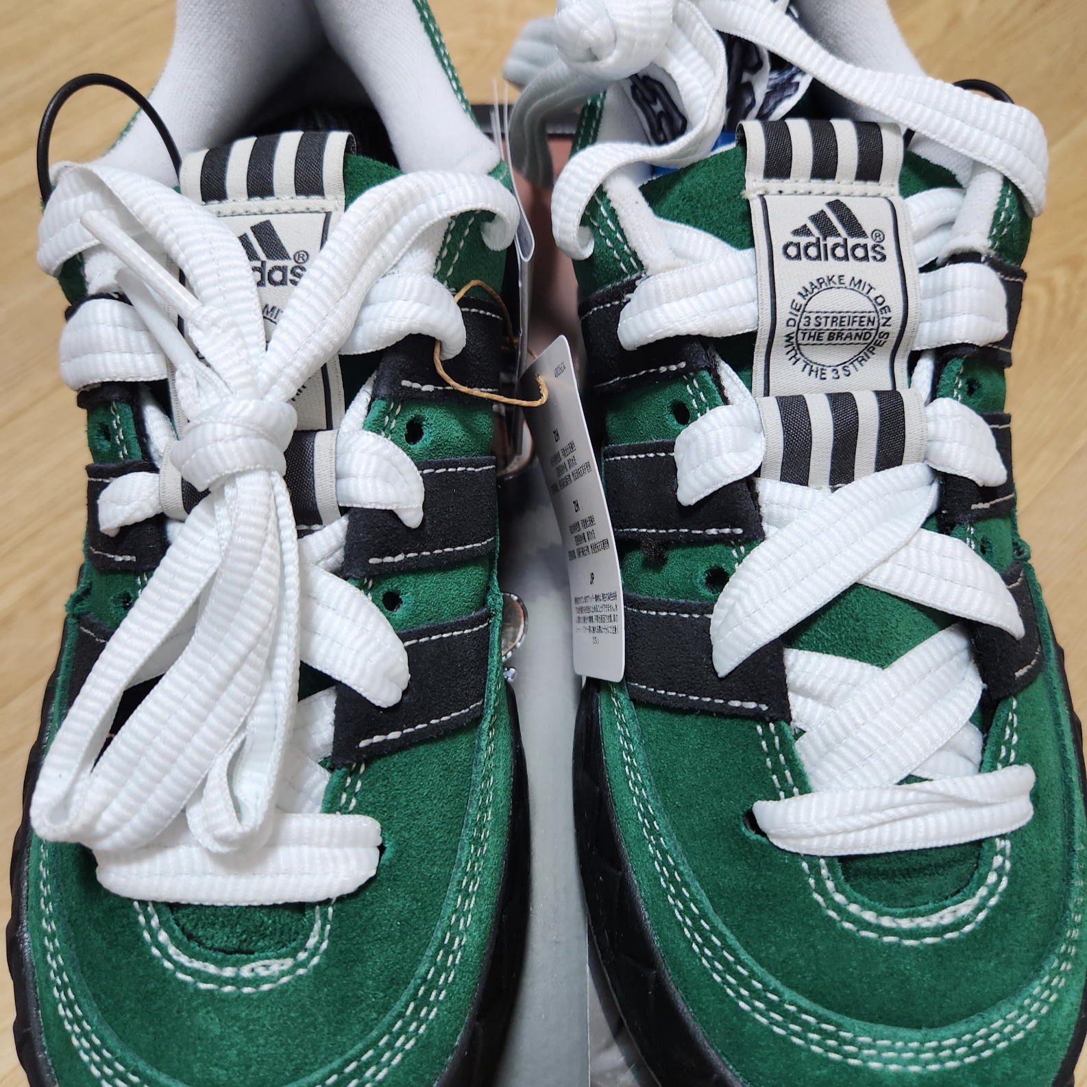 Adidas x YNuK Adimatic Dark Green Core Black 착용 스타일 - 3