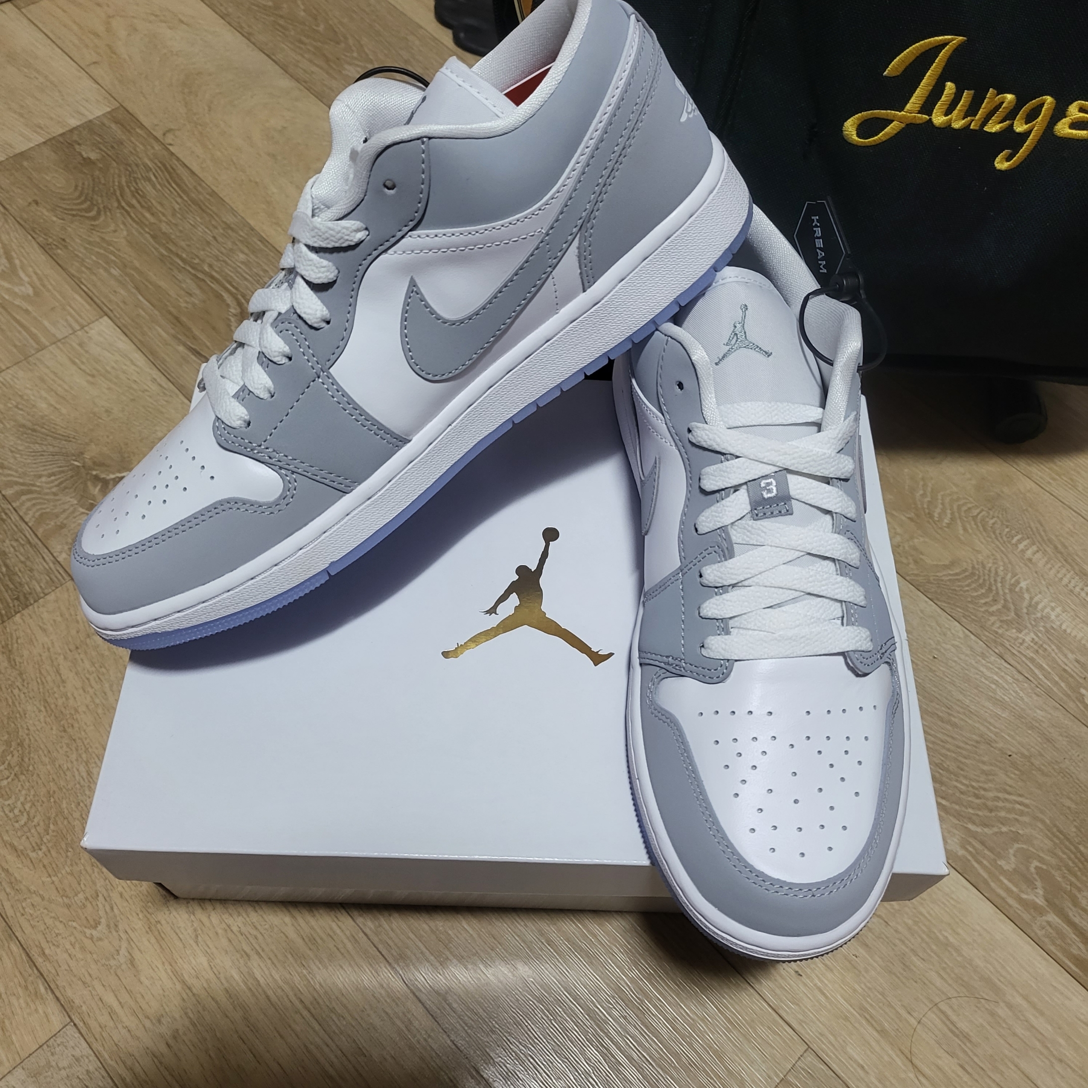 (W) Jordan 1 Low White Wolf Grey 착용 스타일