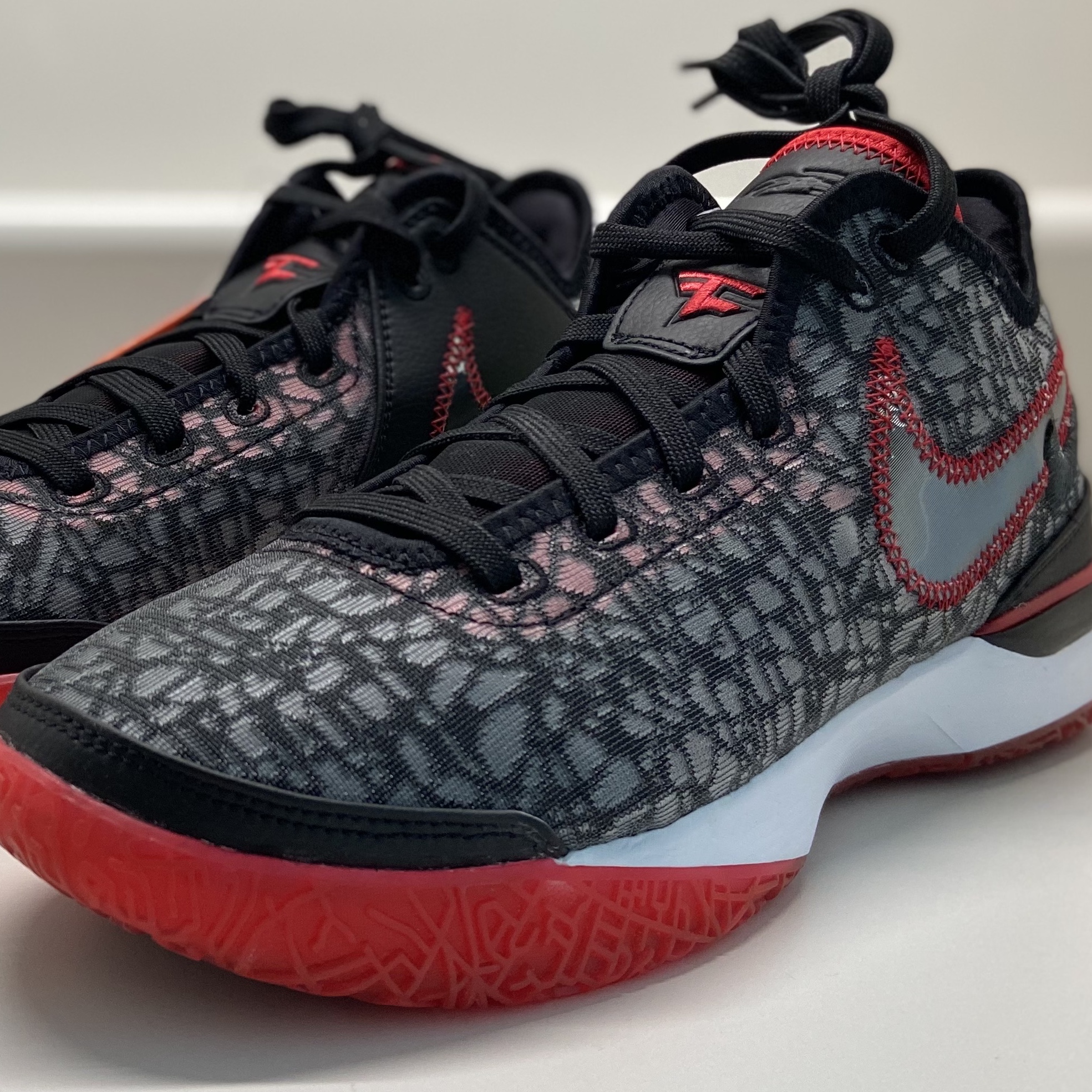 Nike LeBron NXXT Gen EP Black University Red 착용 스타일 - 2