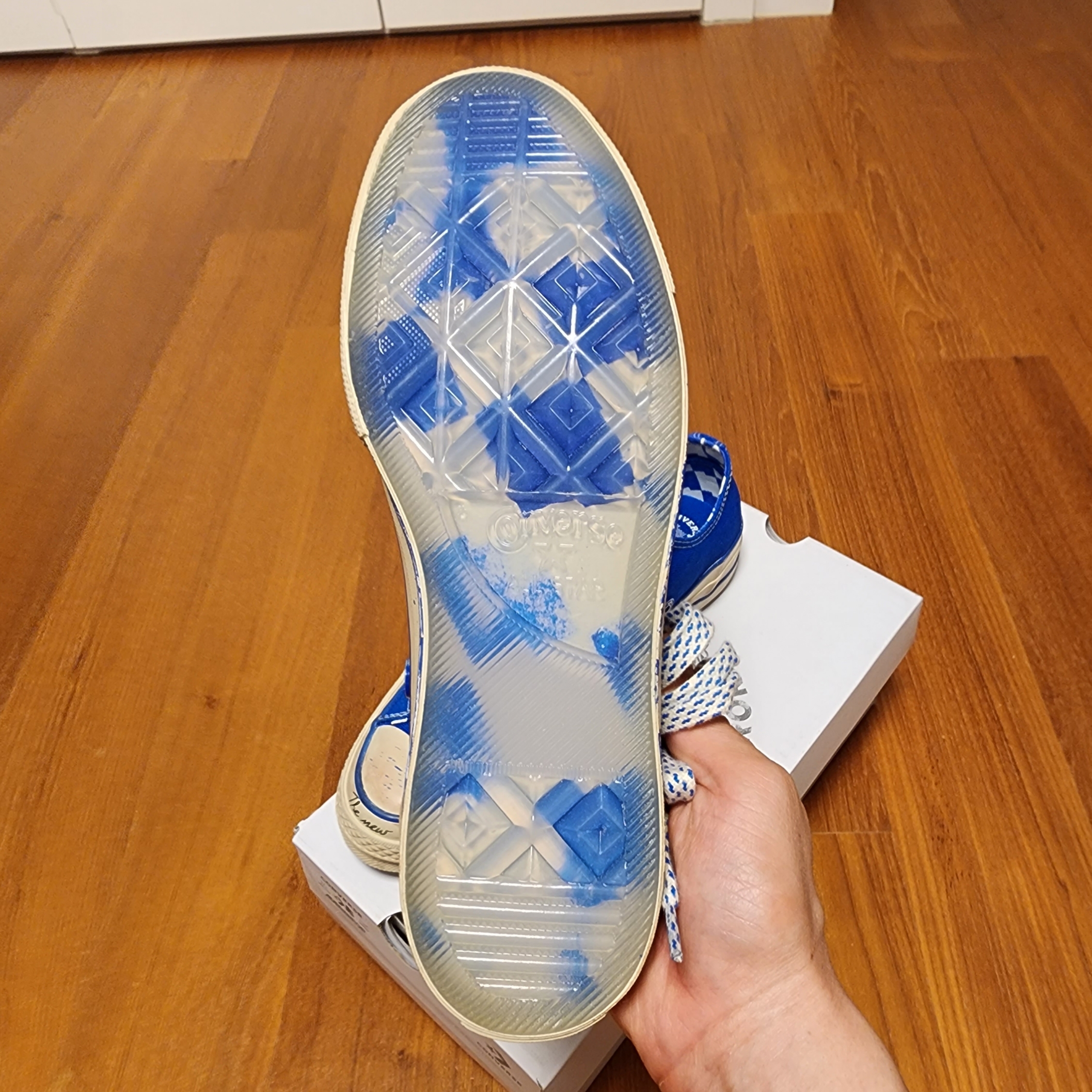 Converse x Ader Error Chuck 70 Ox Imperial Blue 착용 스타일 - 4