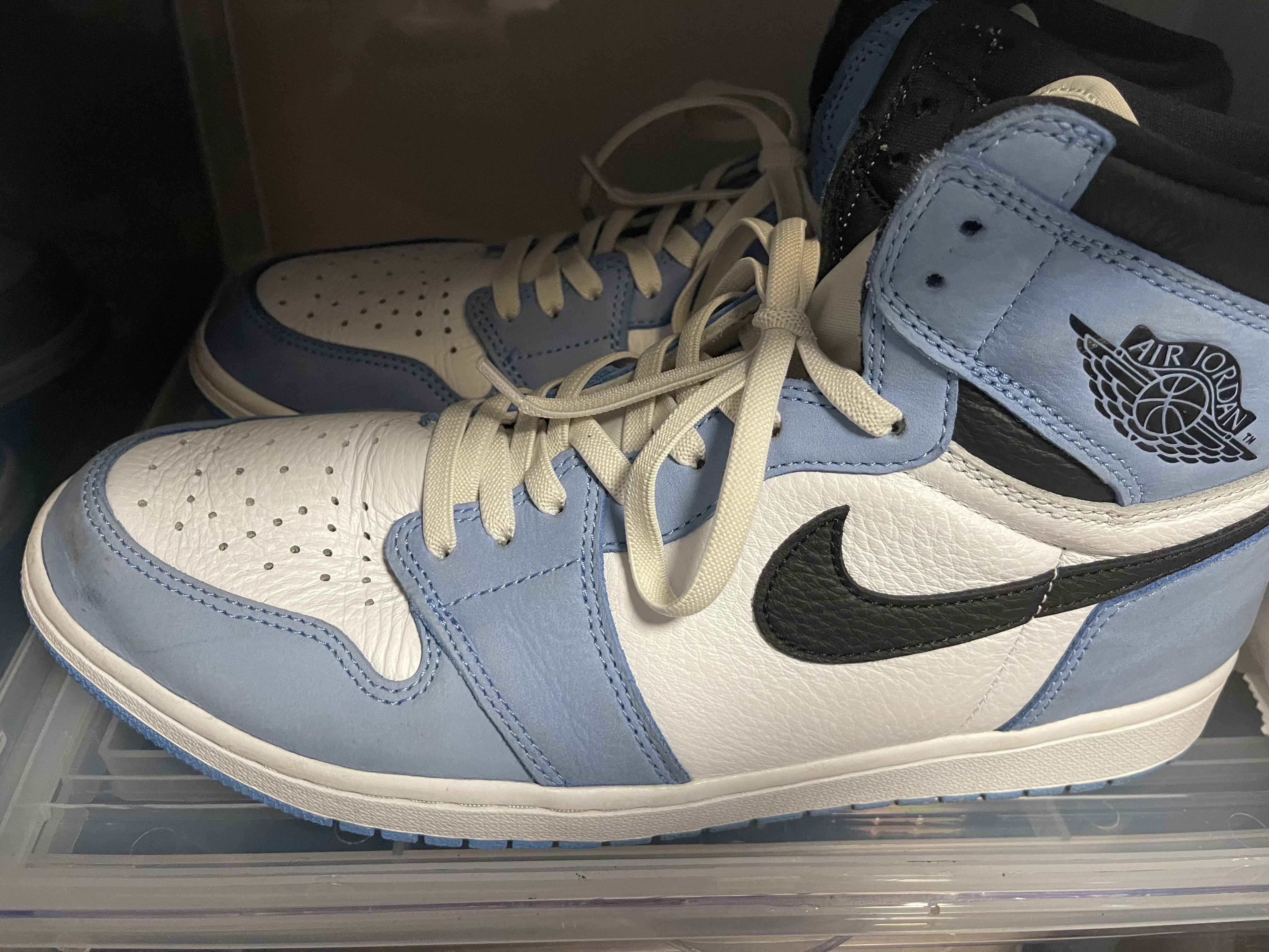 Jordan 1 Retro High OG University Blue 착용 스타일
