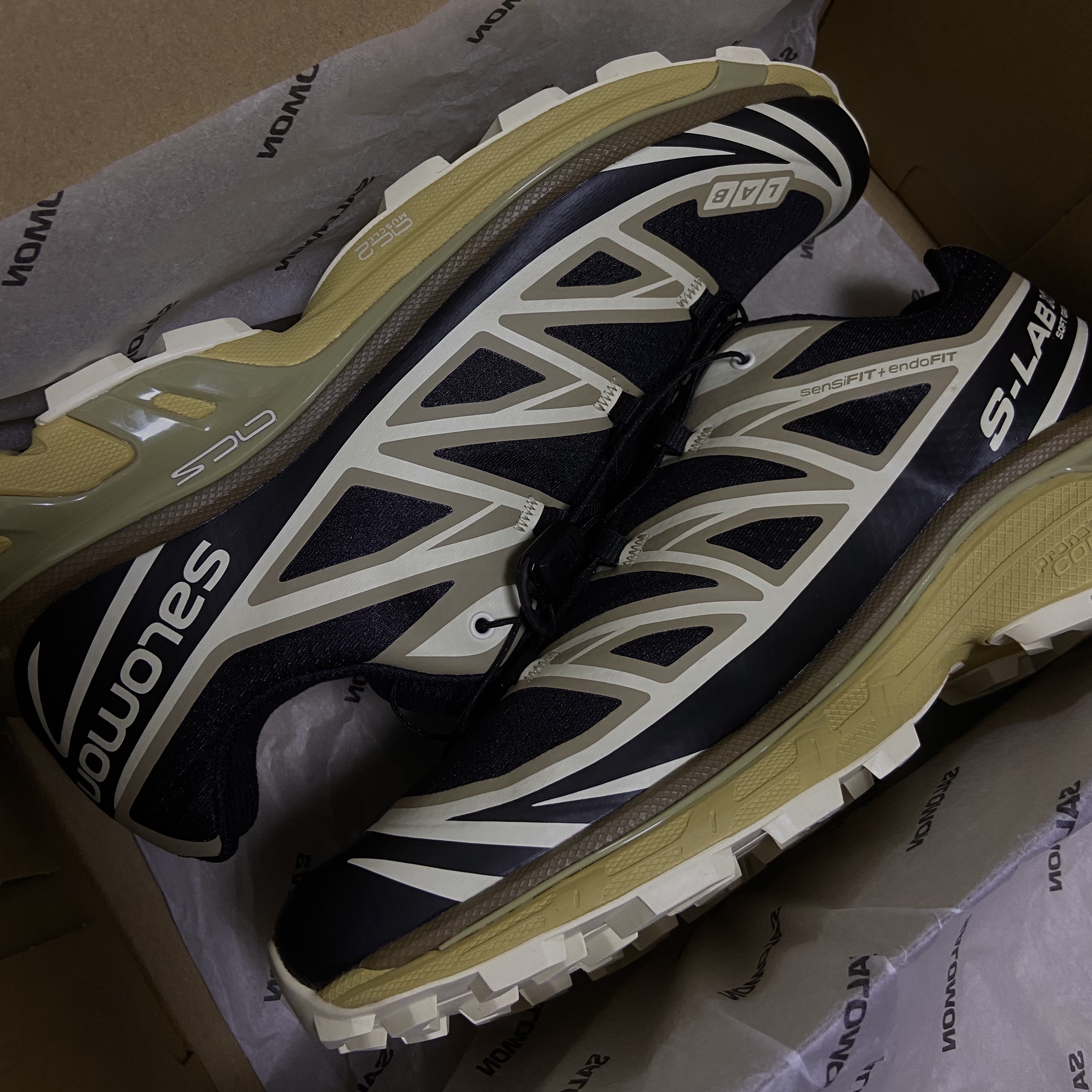 Salomon x END. XT-6 Dark Truffle 착용 스타일