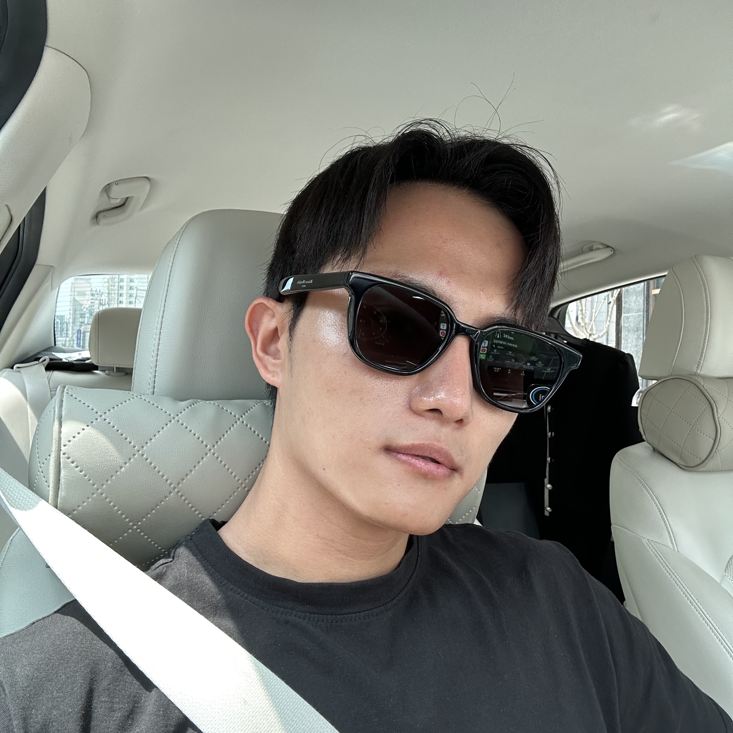 Gentle Monster x Maison Margiela MM007 Black Black 착용 스타일