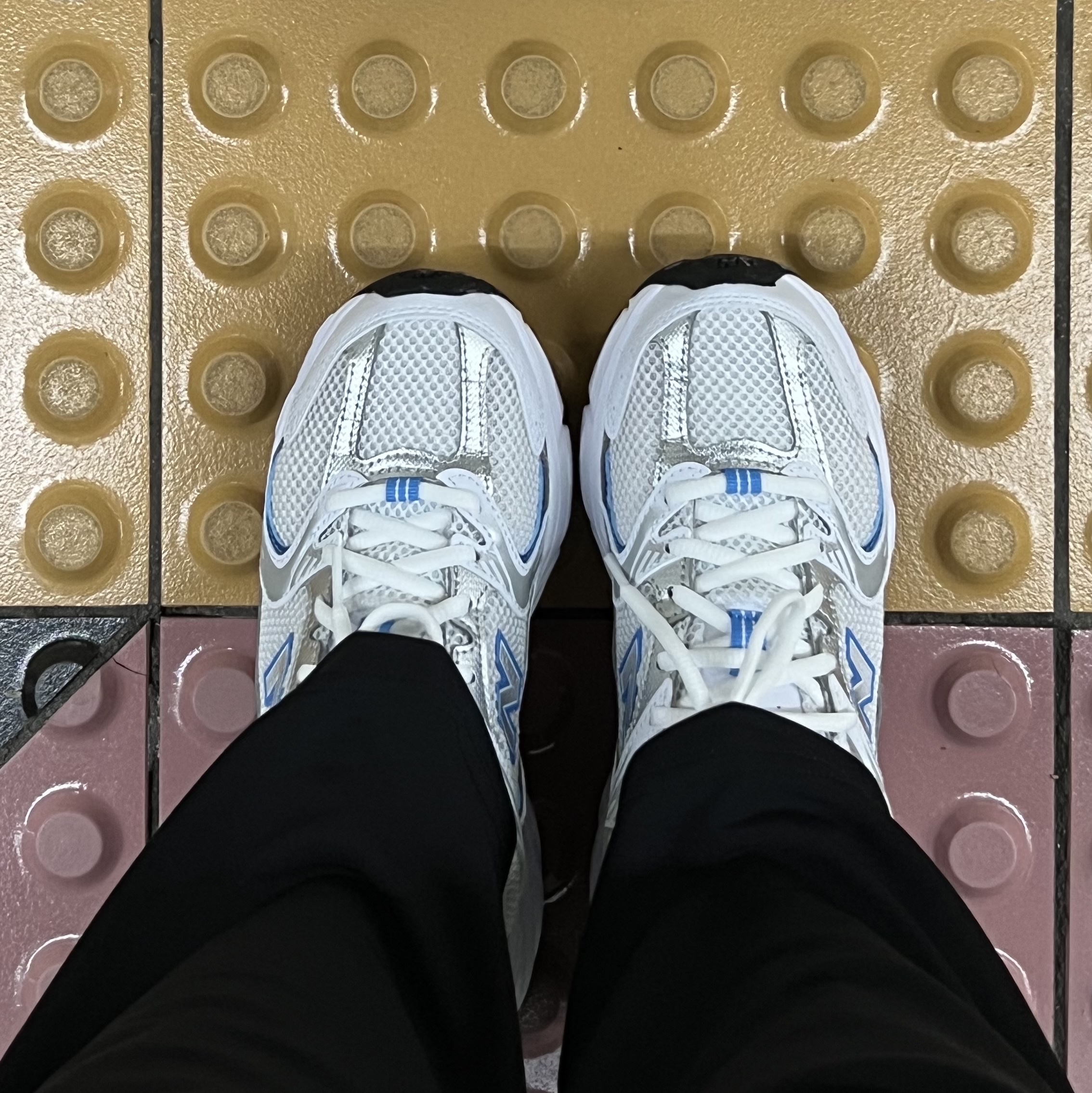 New Balance 530 Sky Blue 착용 스타일