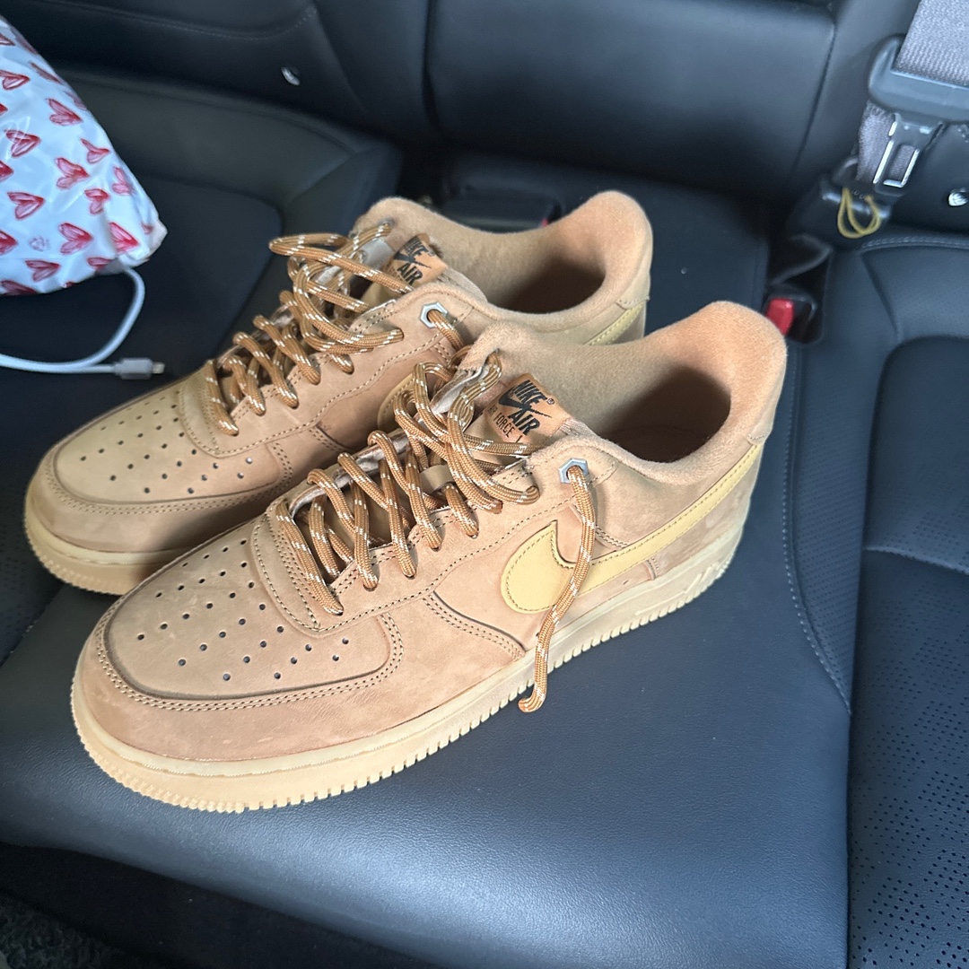 Nike Air Force 1 '07 WB Flax 착용 스타일