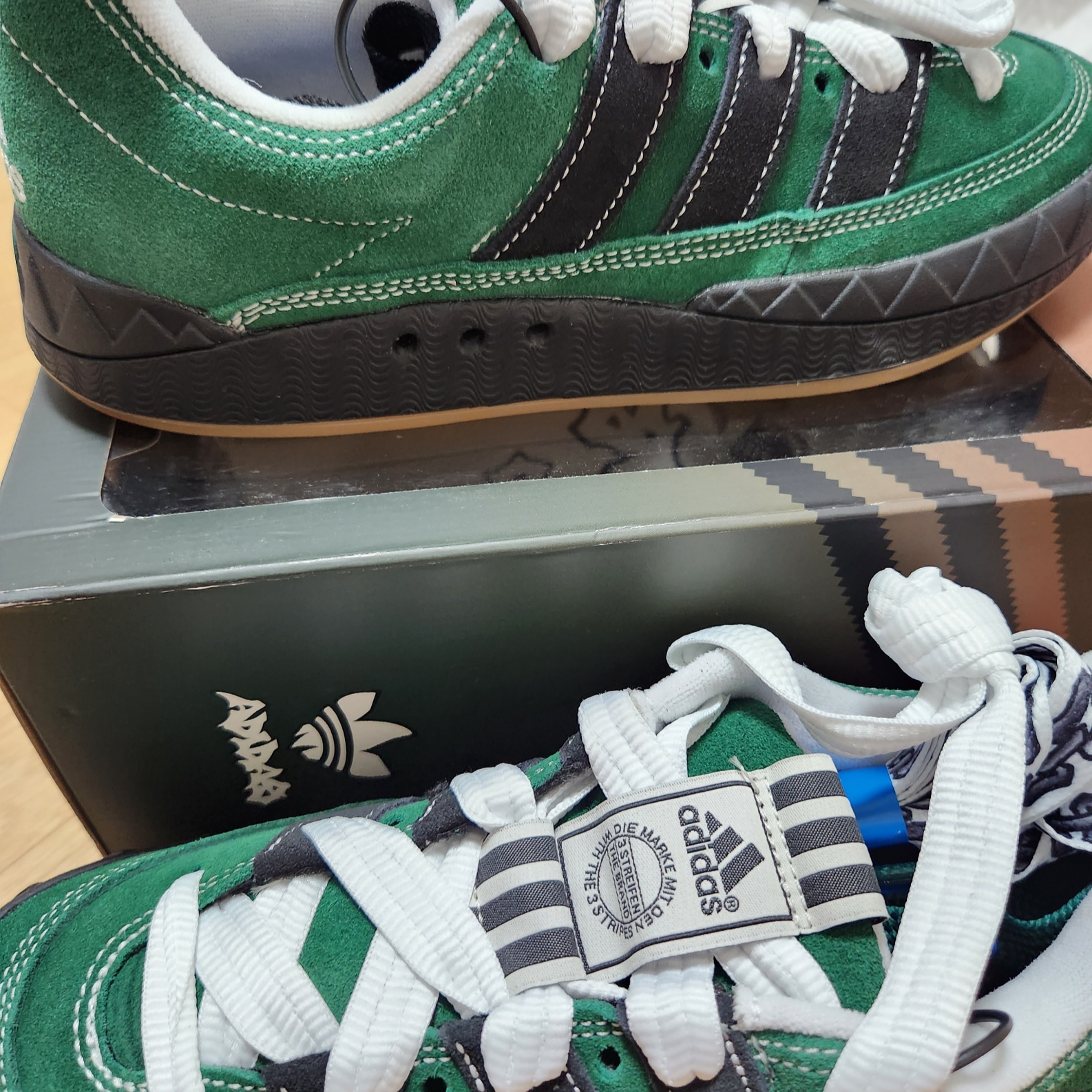 Adidas x YNuK Adimatic Dark Green Core Black 착용 스타일 - 4