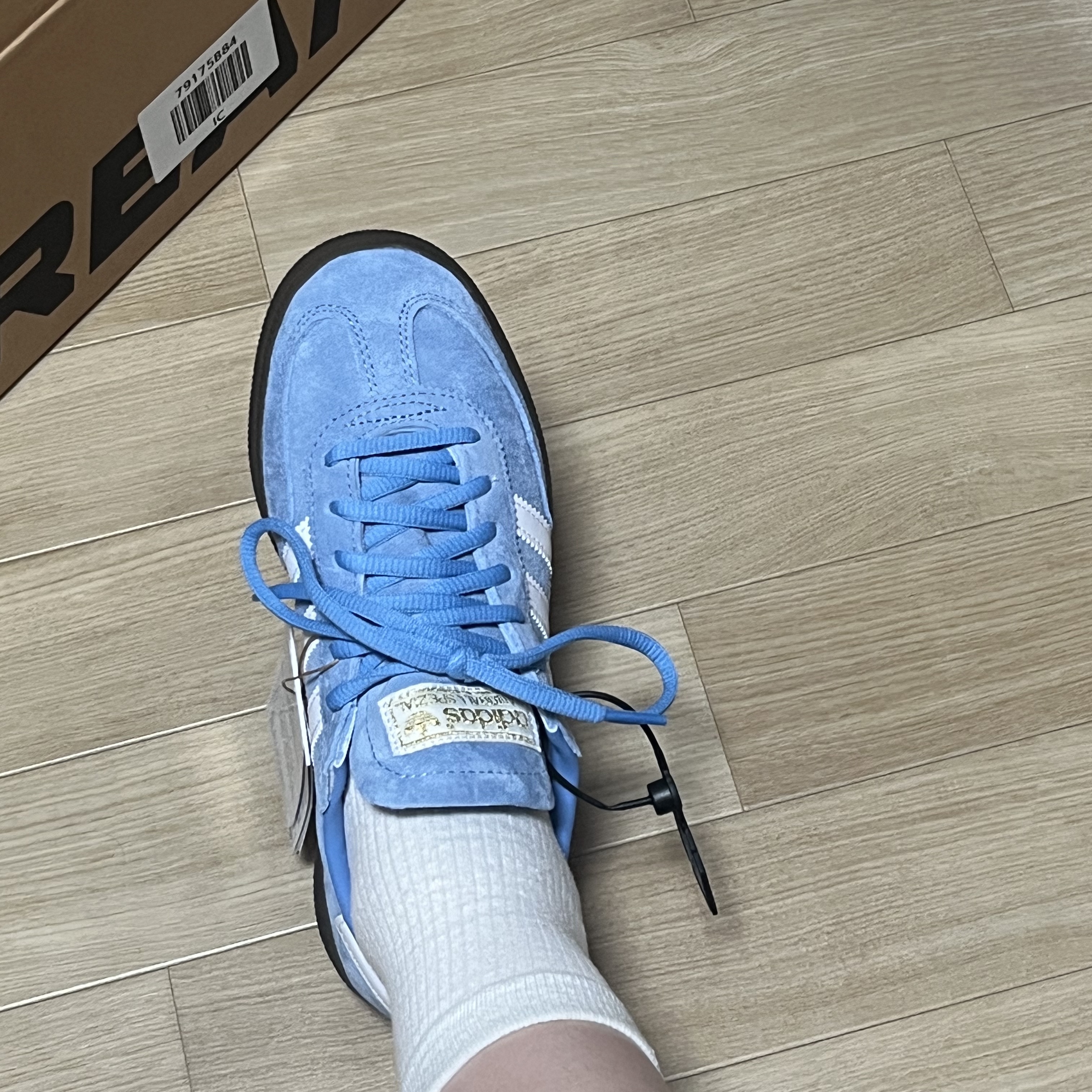 Adidas Spezial Handball Light Blue 착용 스타일