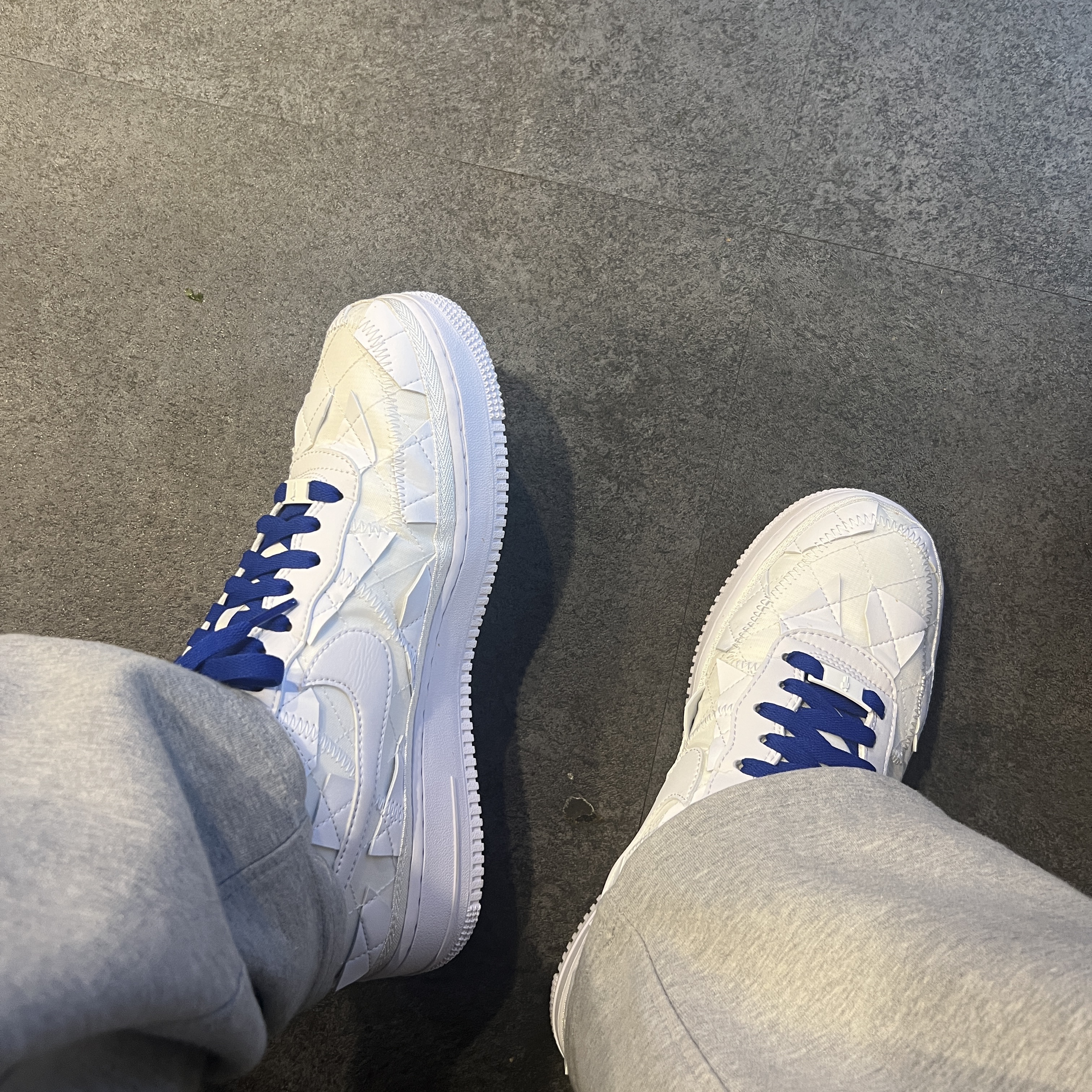 Nike x Billie Eilish Air Force 1 Low SP Triple White 착용 스타일 - 1