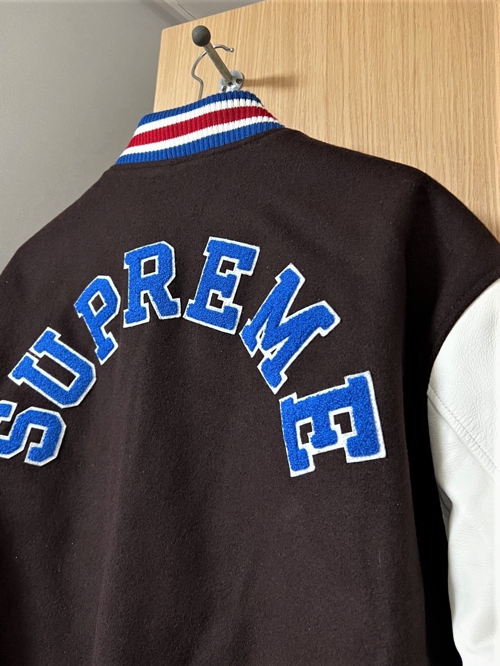 Supreme Tiger Varsity Jacket Brown - 23FW 착용 스타일 - 2
